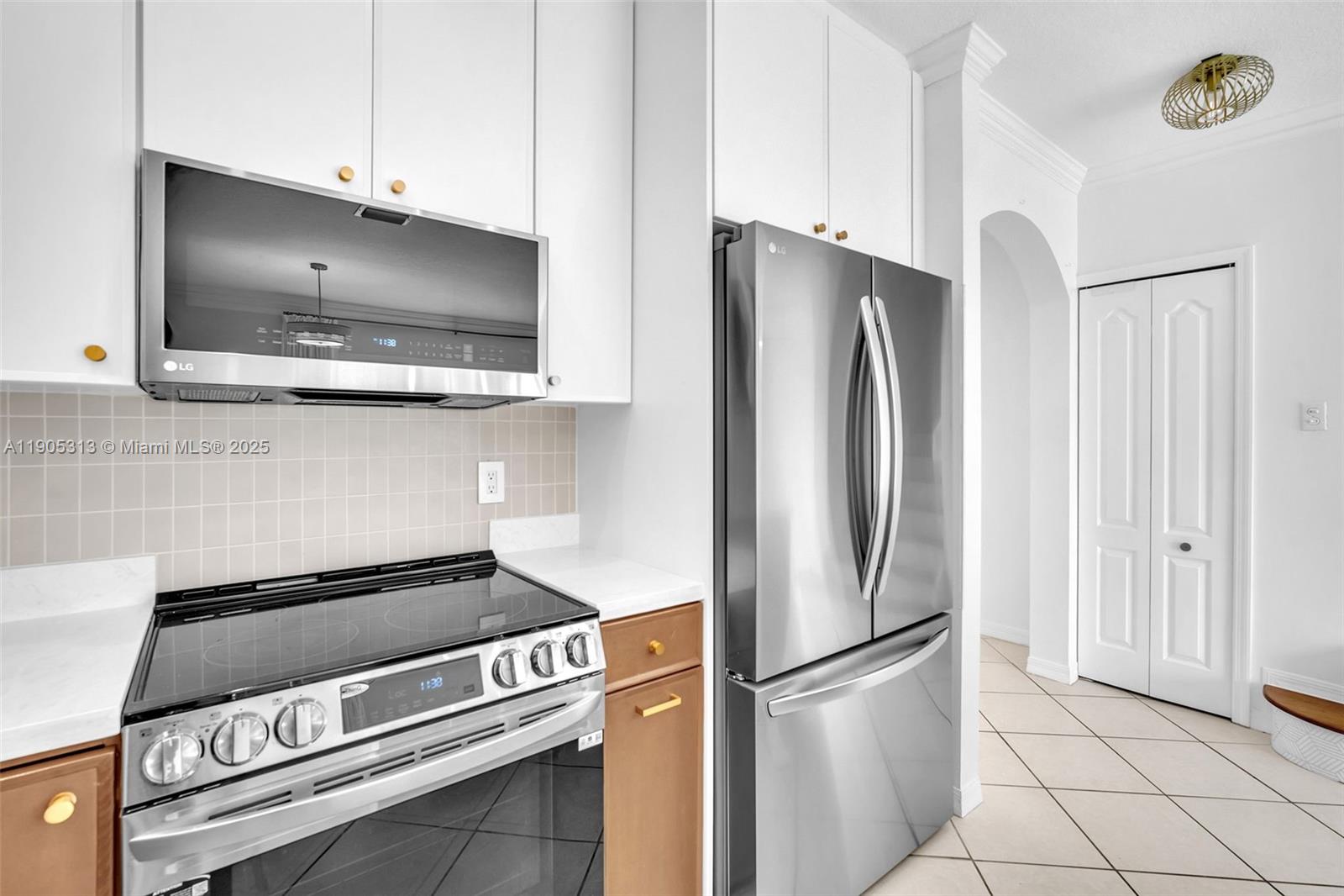 POD 14 AT MONARCH LAKES - Residential Lease