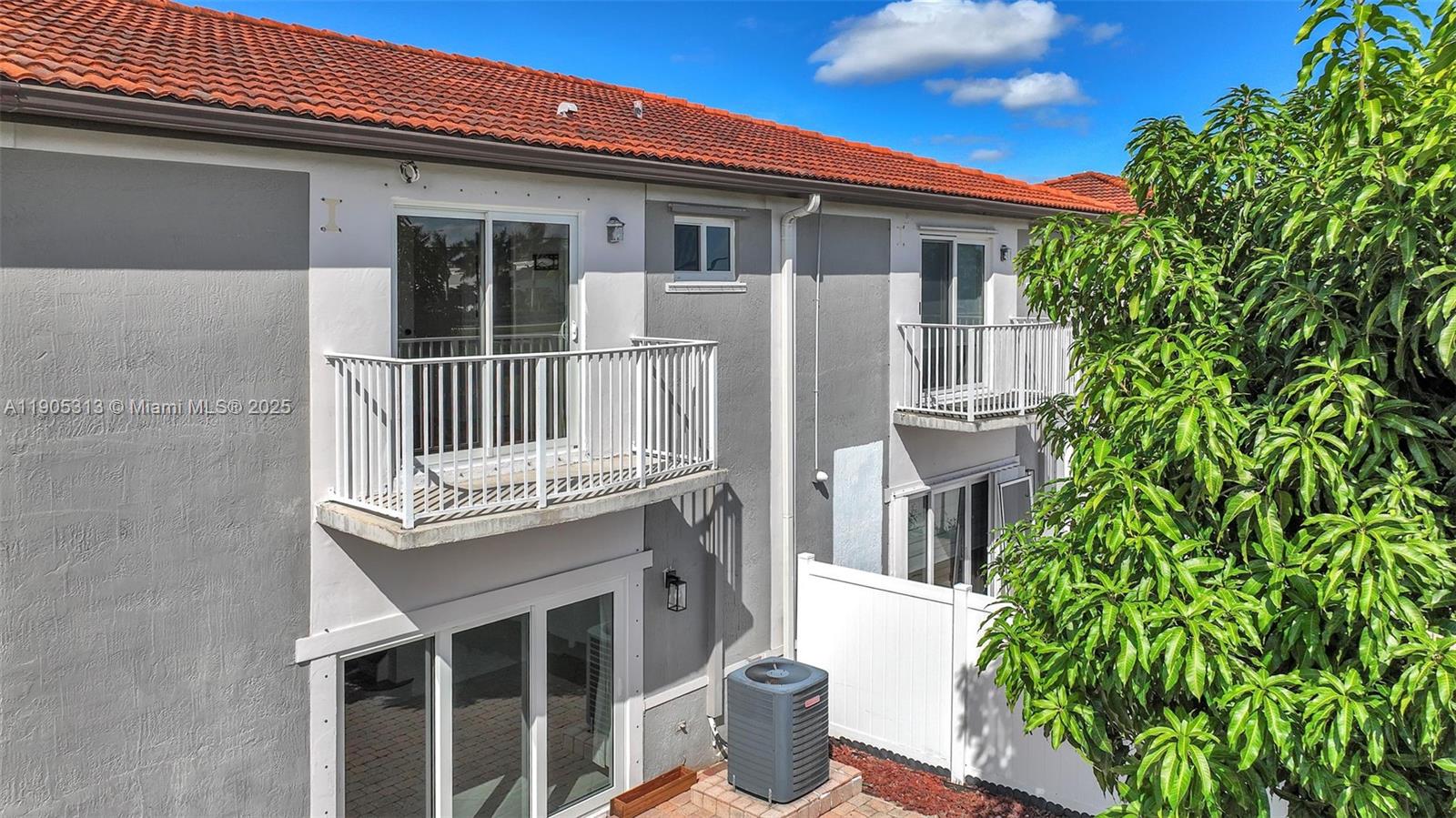 POD 14 AT MONARCH LAKES - Residential Lease