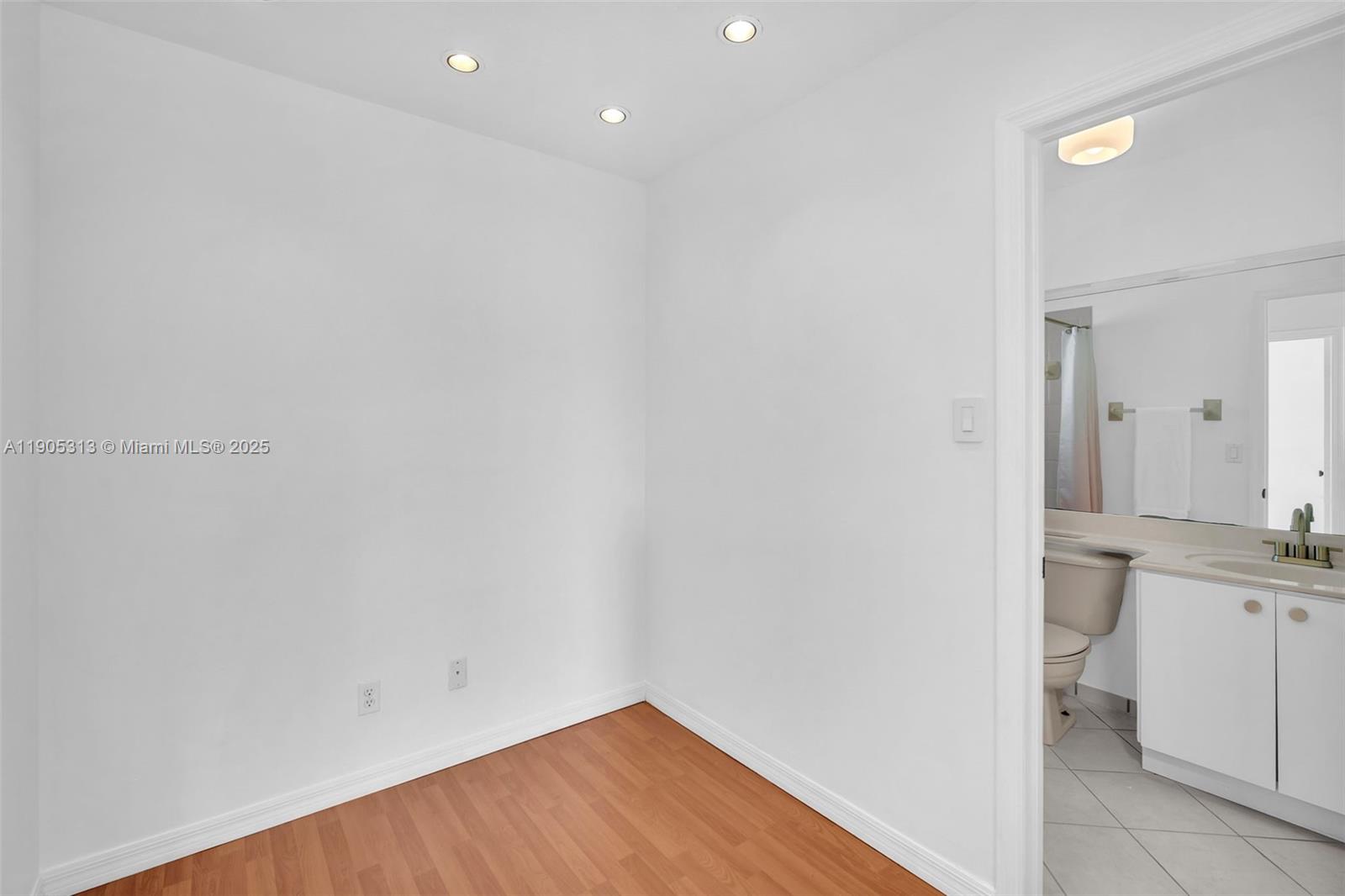 POD 14 AT MONARCH LAKES - Residential Lease