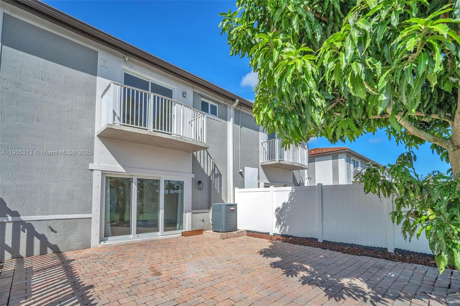 POD 14 AT MONARCH LAKES - Residential Lease