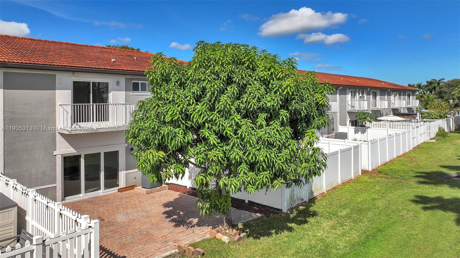 POD 14 AT MONARCH LAKES - Residential Lease