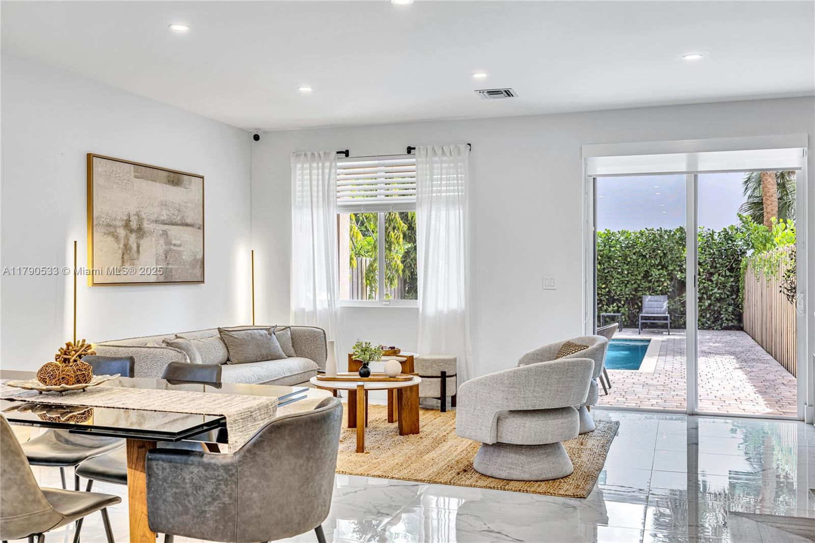 LAUDERDALE - Residential Lease