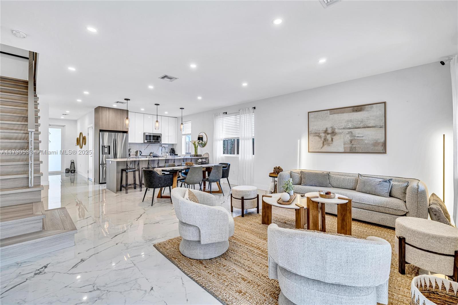 LAUDERDALE - Residential Lease