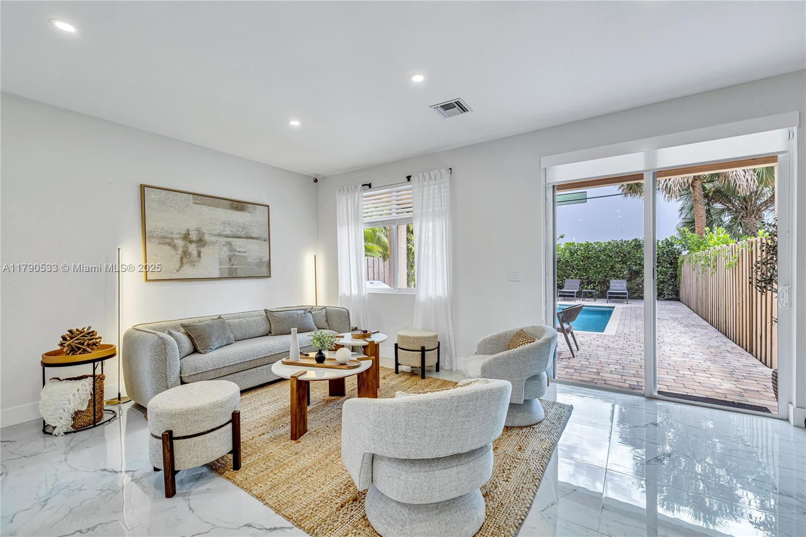 LAUDERDALE - Residential Lease