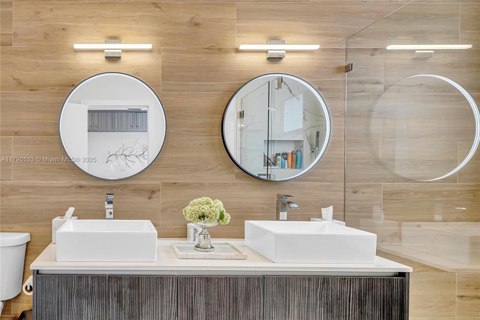 LAUDERDALE - Residential Lease