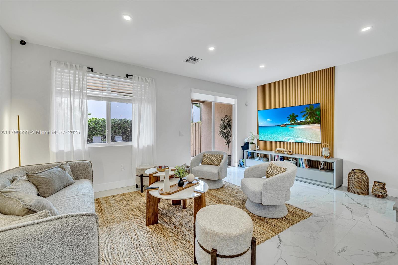 LAUDERDALE - Residential Lease