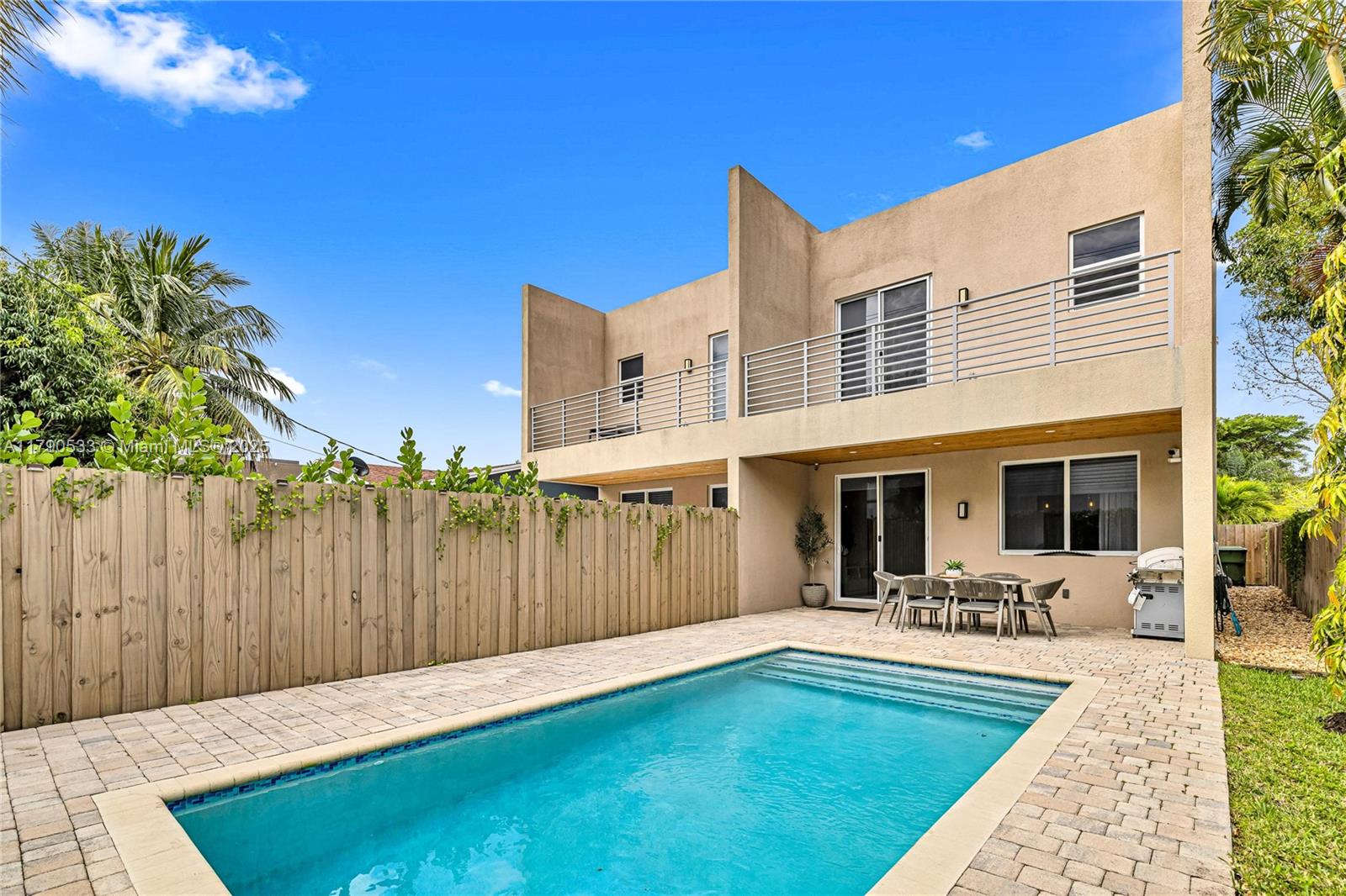 LAUDERDALE - Residential Lease