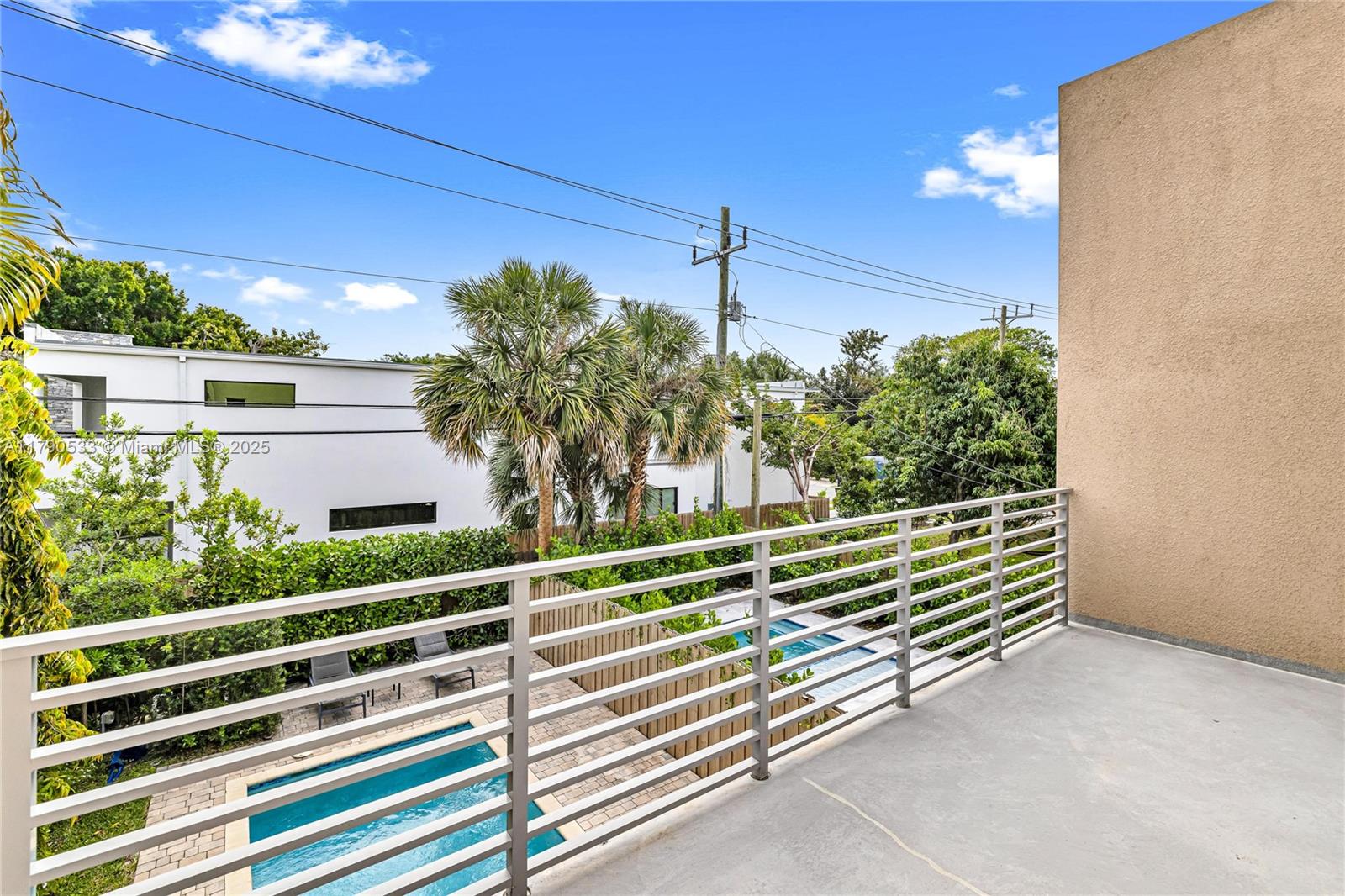LAUDERDALE - Residential Lease