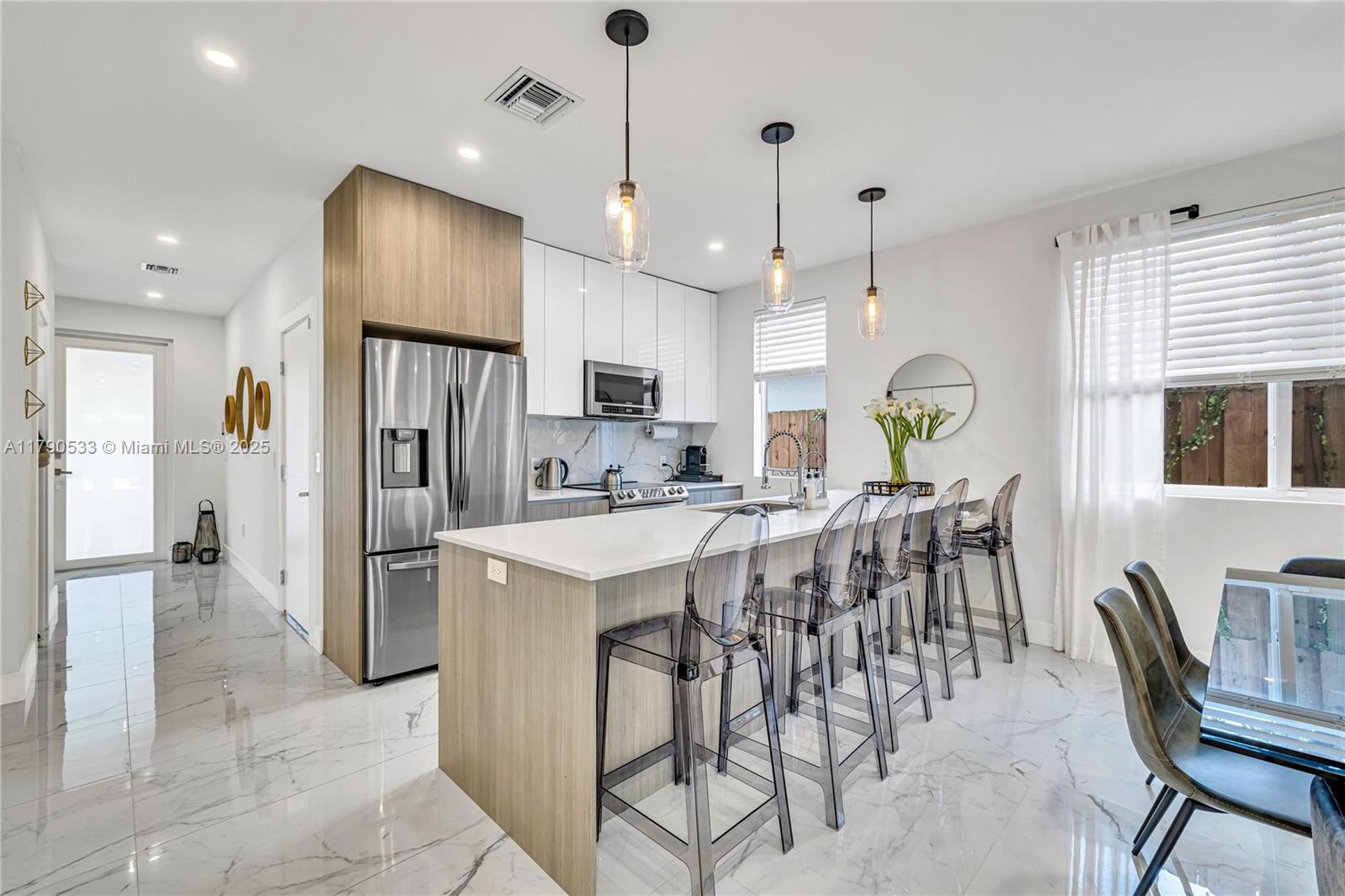 LAUDERDALE - Residential Lease