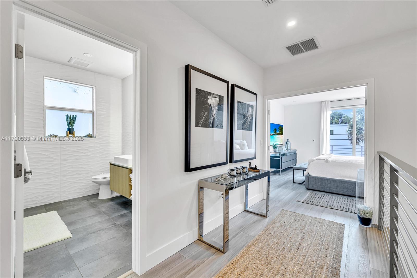 LAUDERDALE - Residential Lease