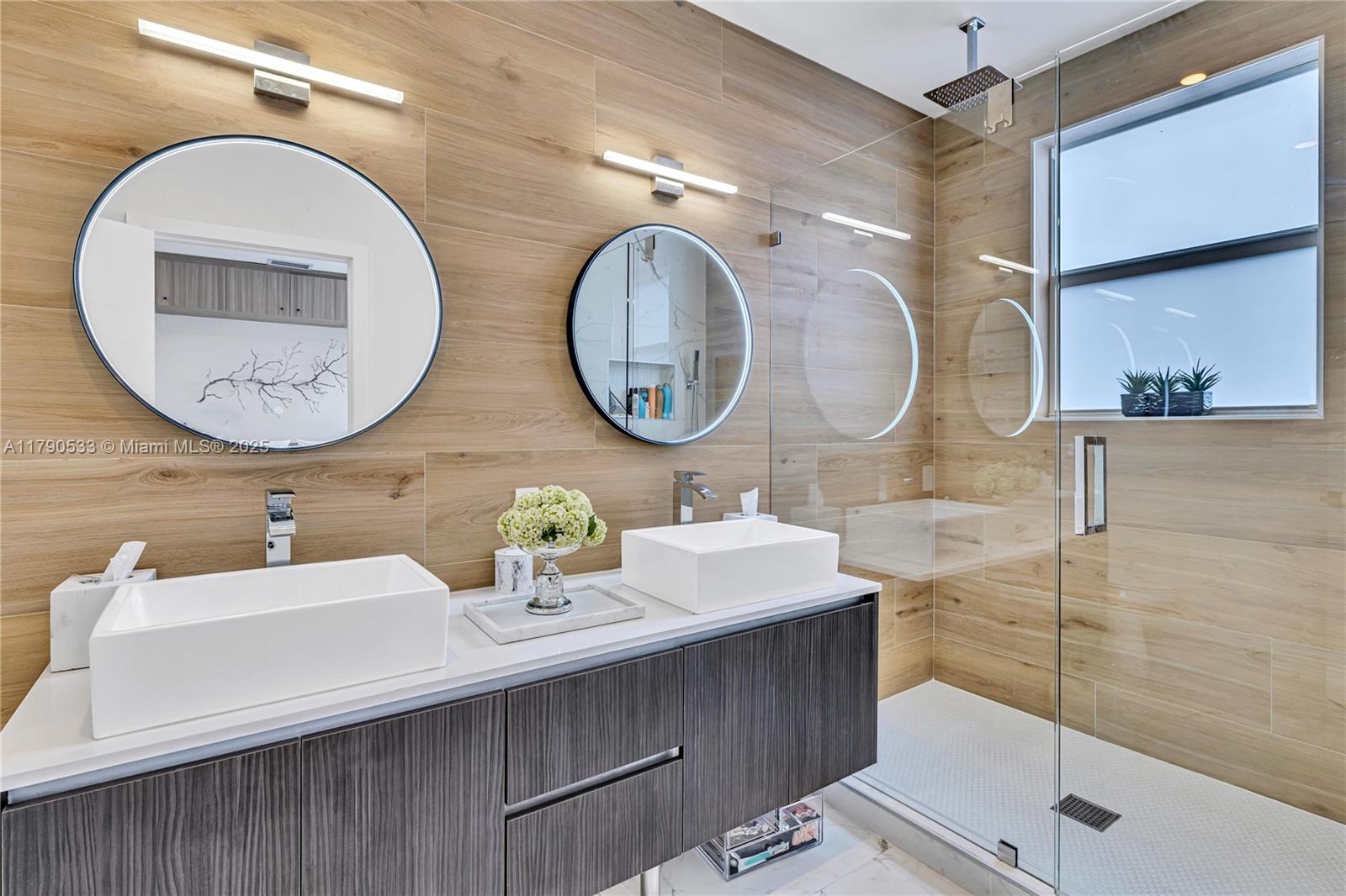 LAUDERDALE - Residential Lease