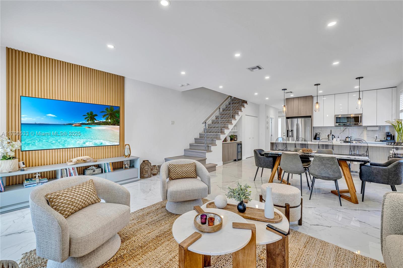 LAUDERDALE - Residential Lease