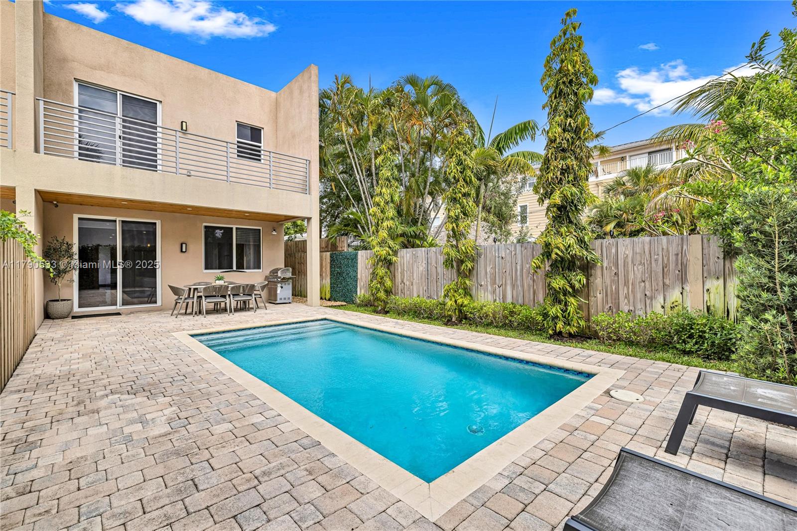 LAUDERDALE - Residential Lease