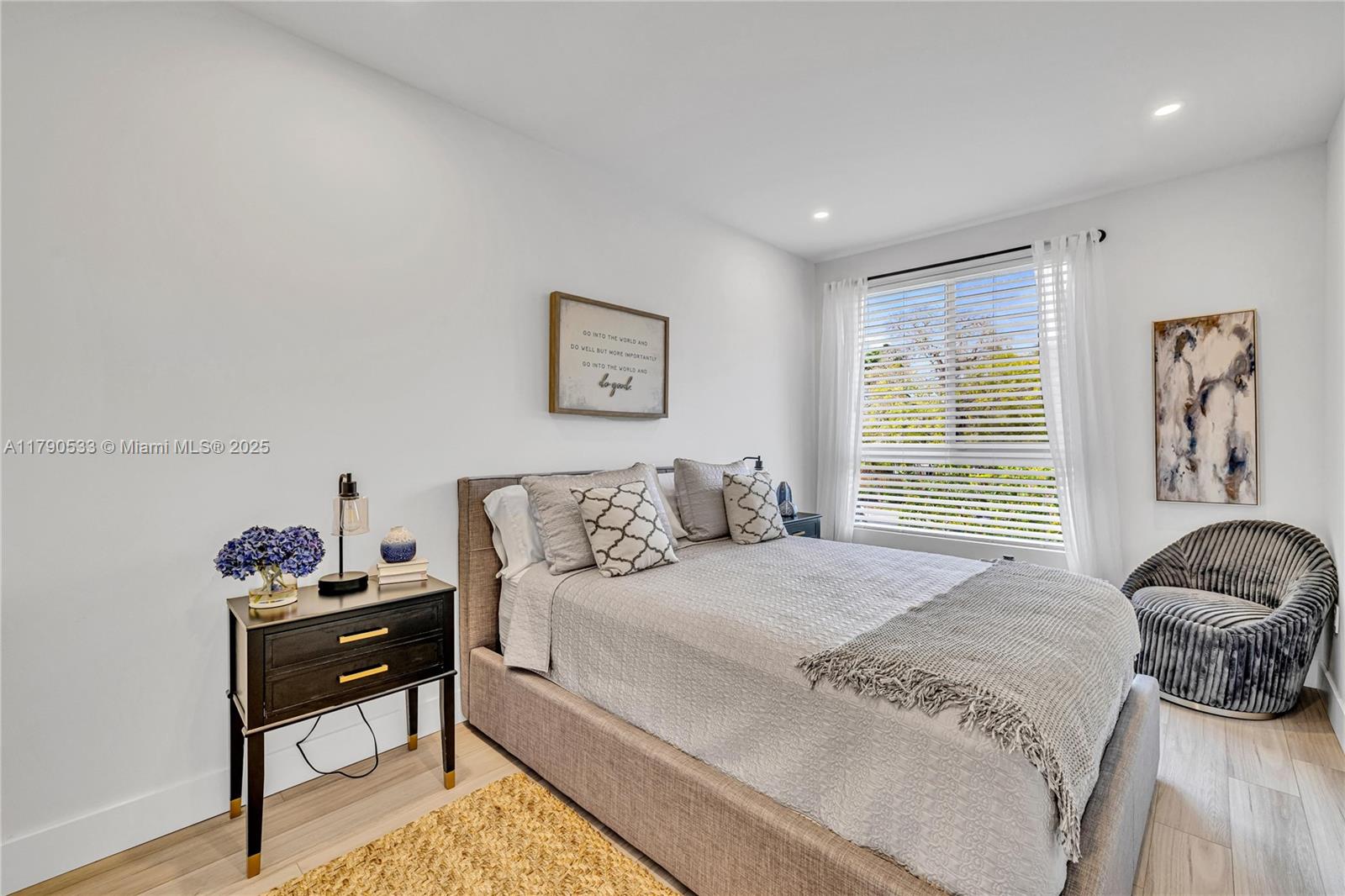 LAUDERDALE - Residential Lease