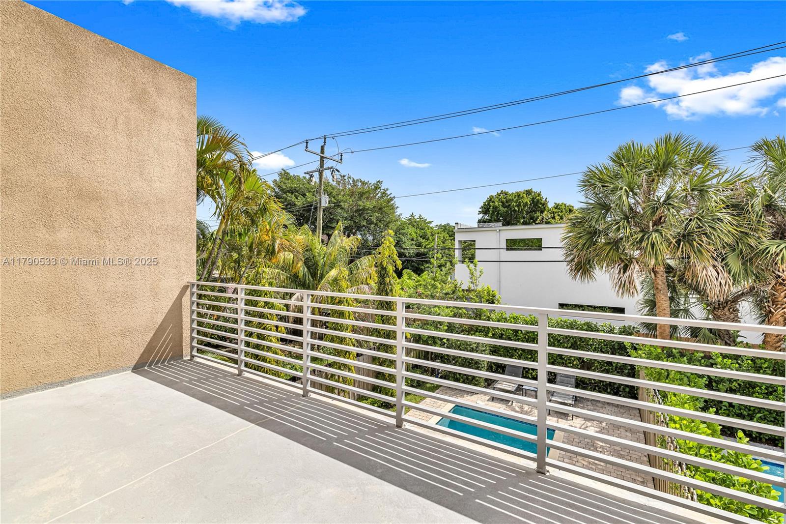 LAUDERDALE - Residential Lease