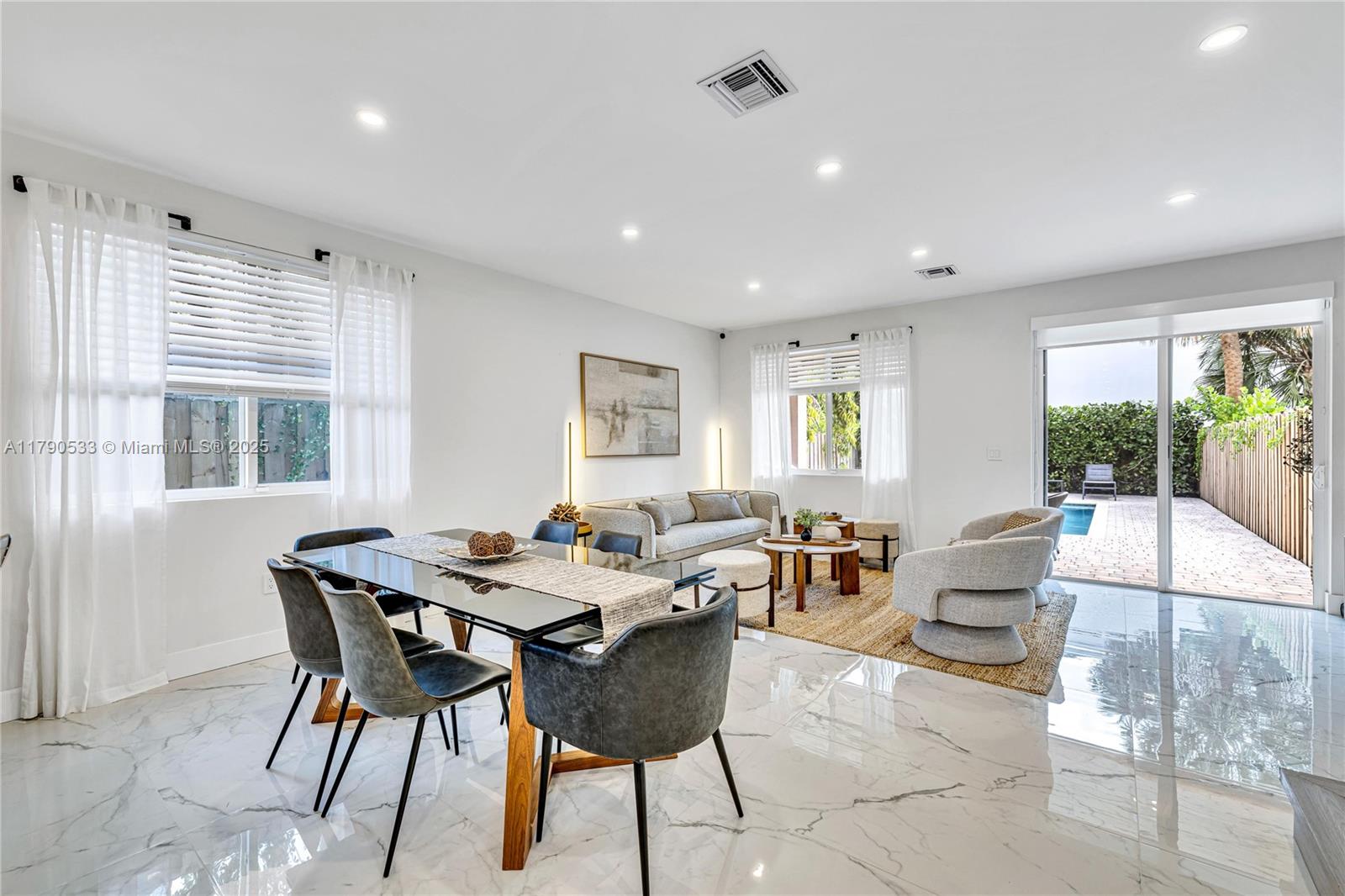 LAUDERDALE - Residential Lease