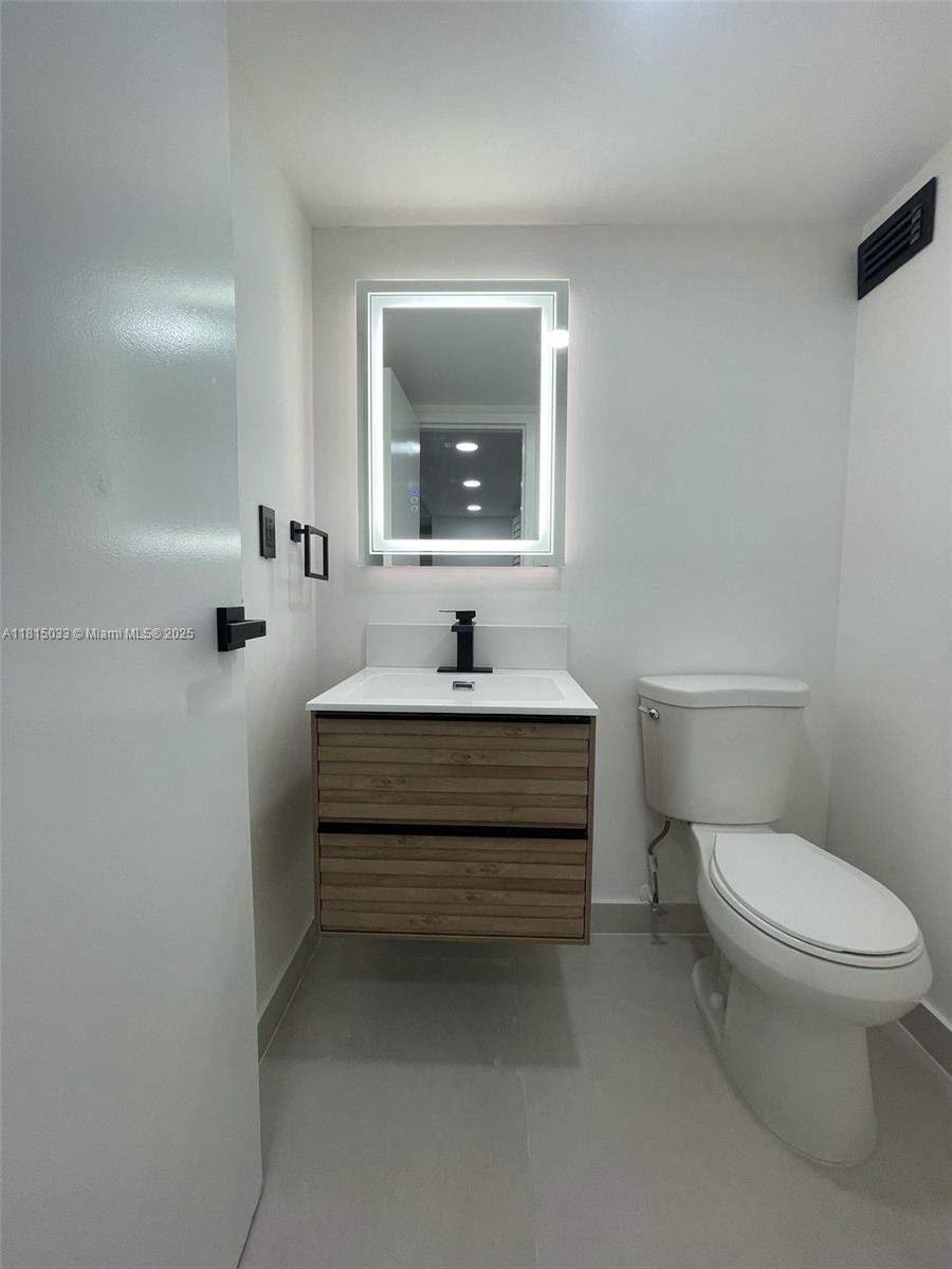 PLAZA OF AMERICAS CONDO P - Residential