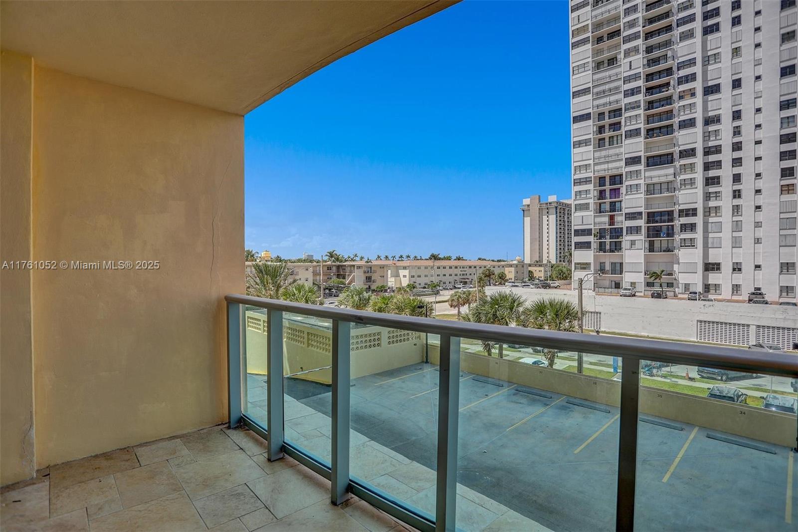 WAVE CONDO - Residential Lease