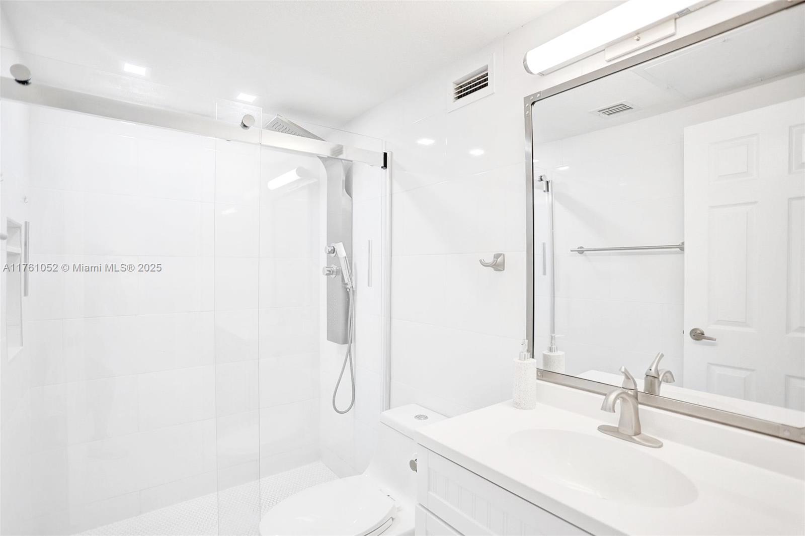 WAVE CONDO - Residential Lease