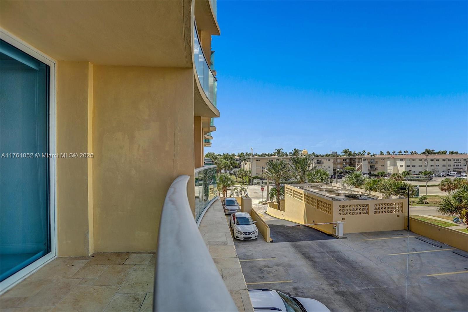 WAVE CONDO - Residential Lease