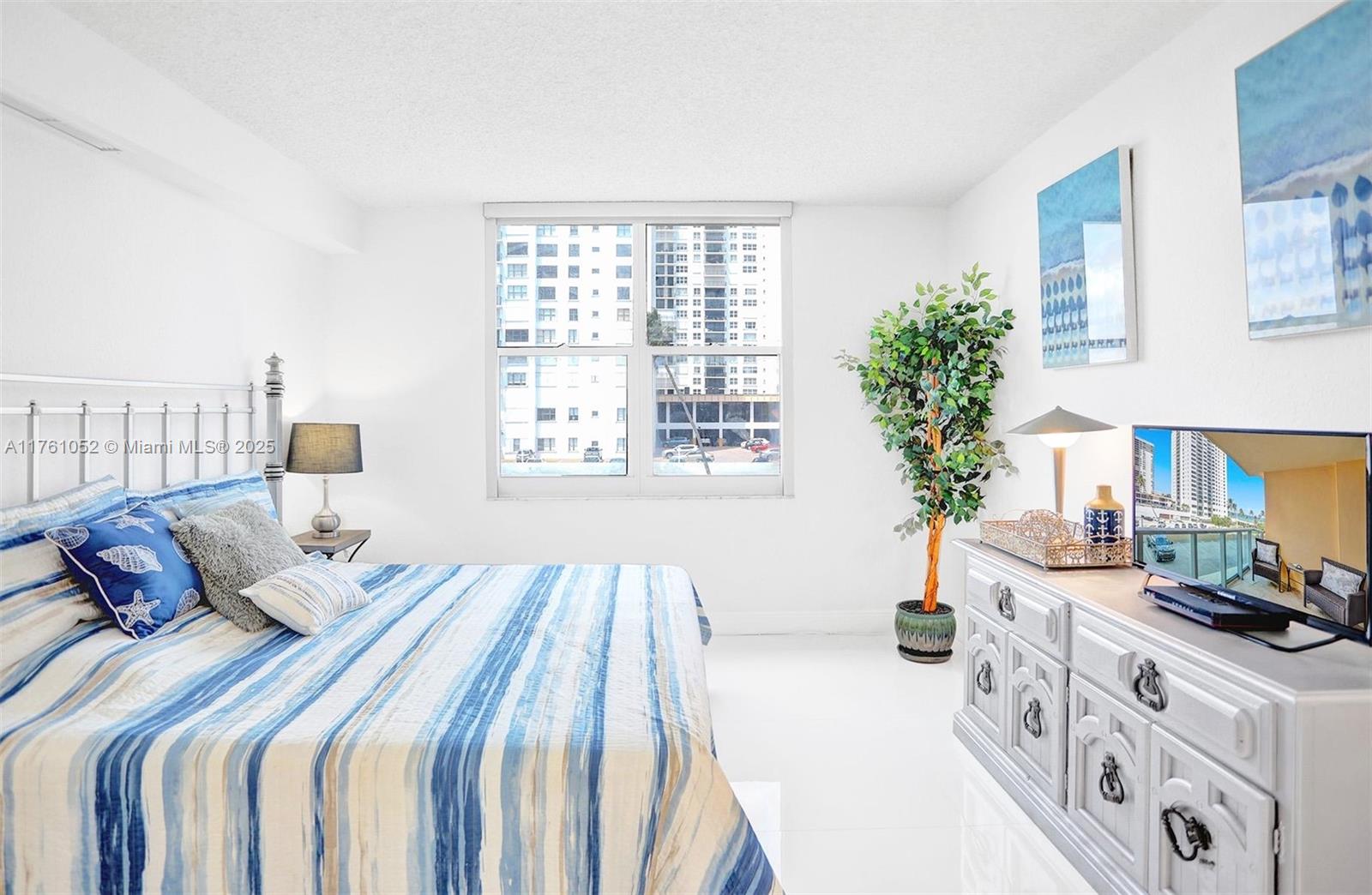 WAVE CONDO - Residential Lease