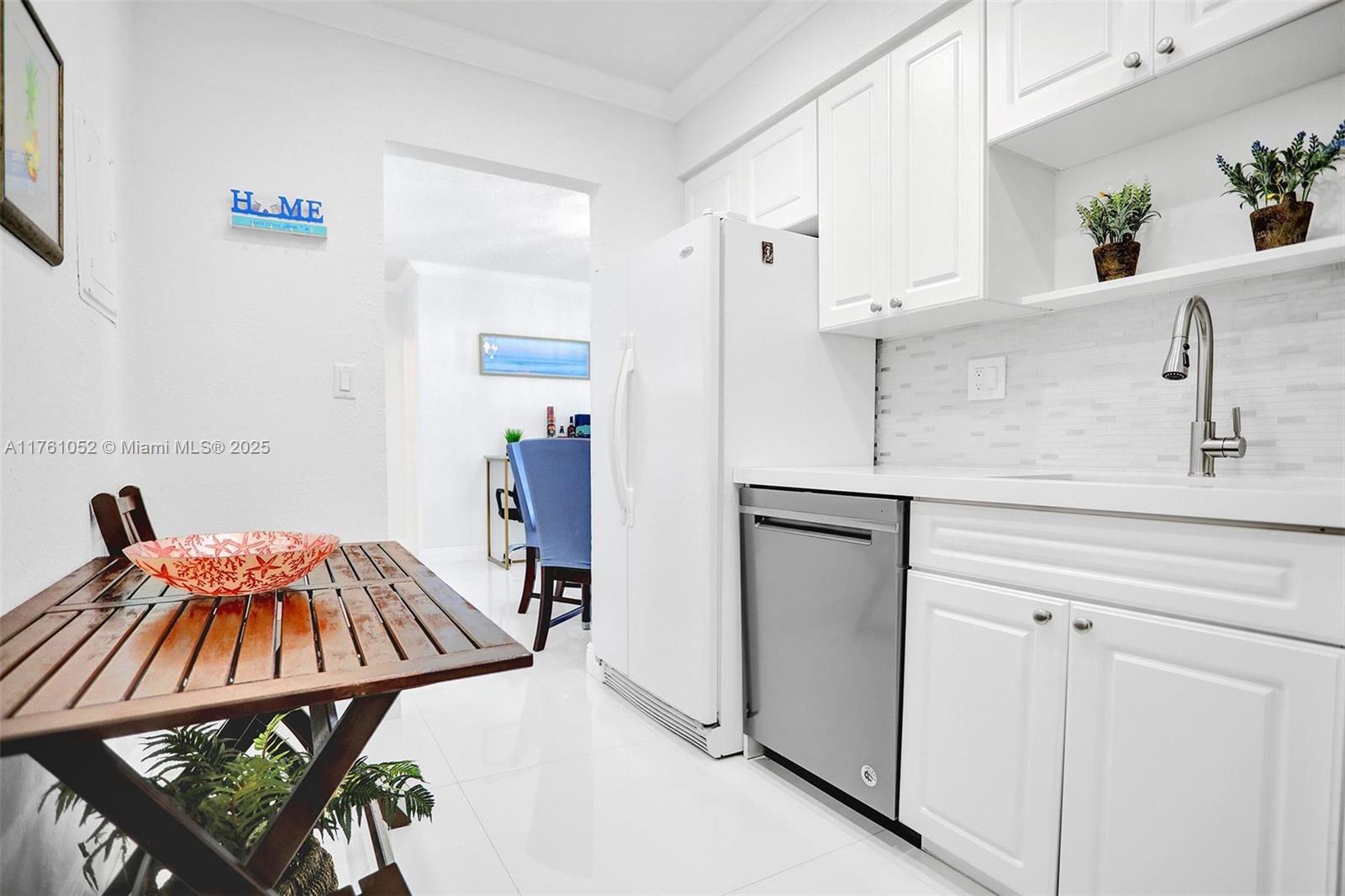 WAVE CONDO - Residential Lease