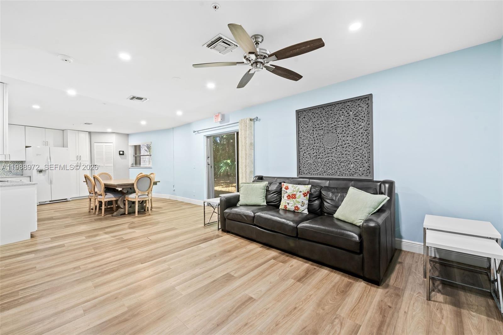 COUNTRY CLUB VILLAGE SEC - Residential