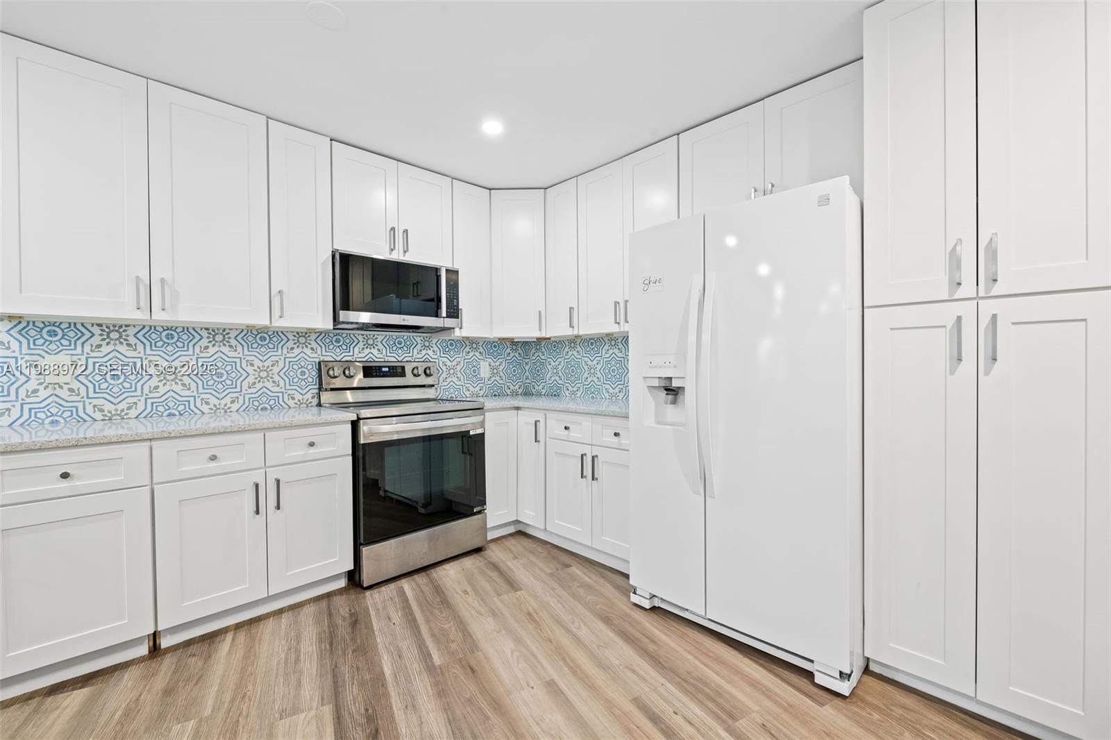 COUNTRY CLUB VILLAGE SEC - Residential