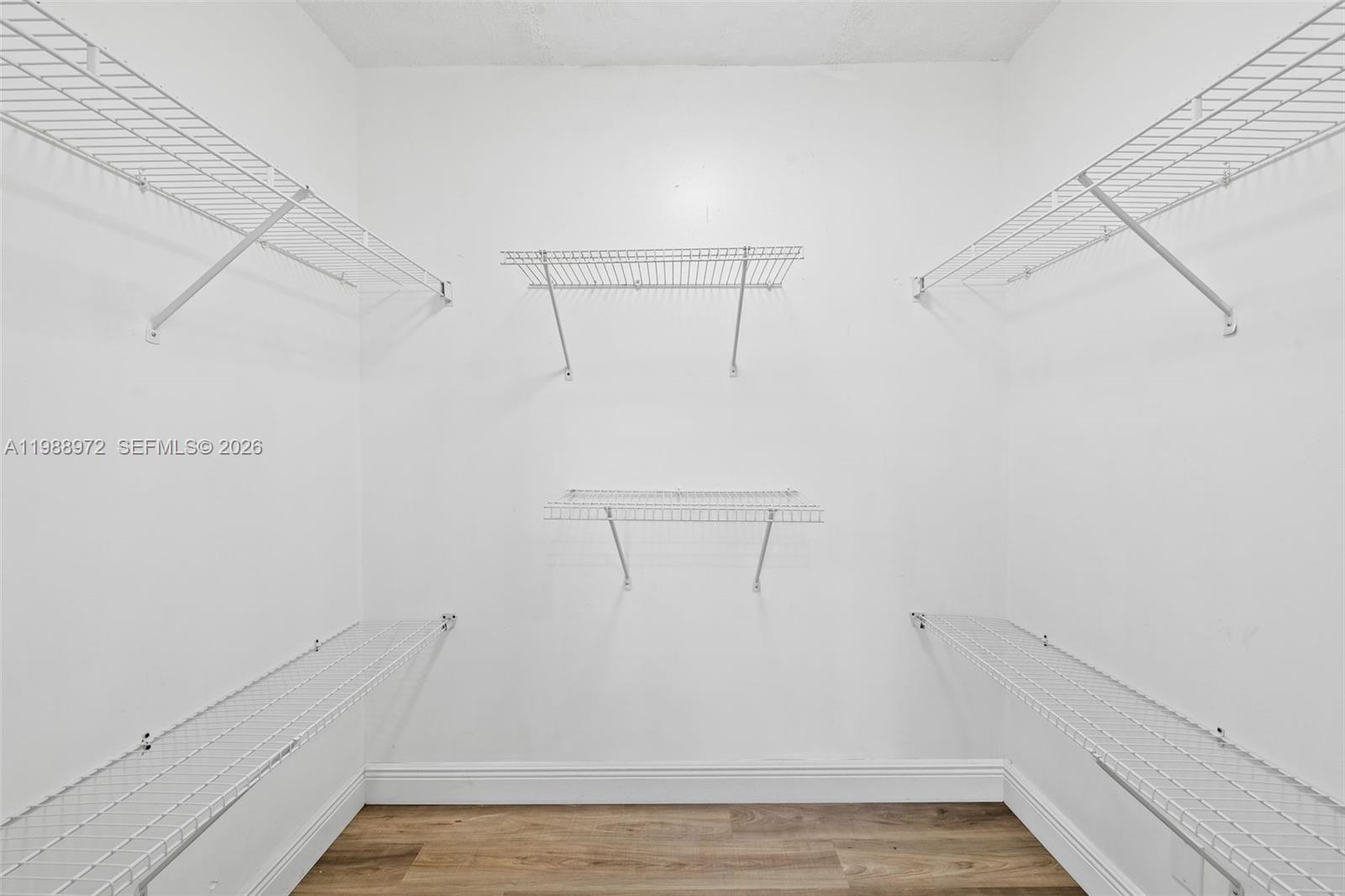 COUNTRY CLUB VILLAGE SEC - Residential