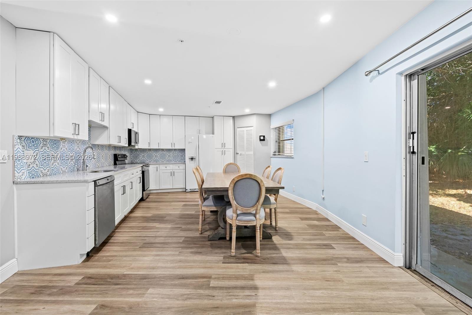 COUNTRY CLUB VILLAGE SEC - Residential