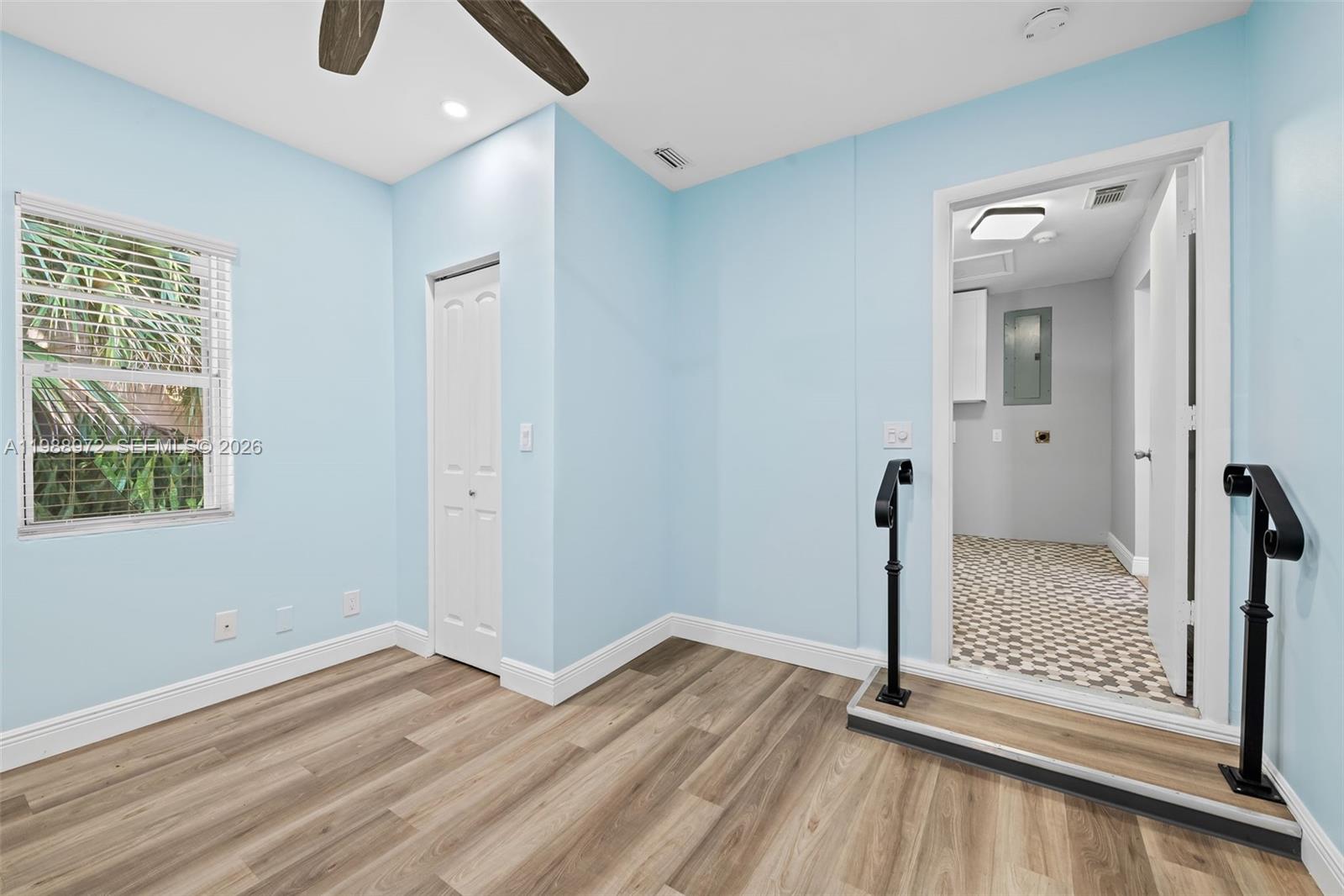 COUNTRY CLUB VILLAGE SEC - Residential