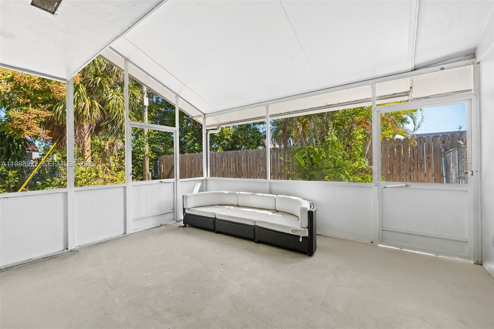 COUNTRY CLUB VILLAGE SEC - Residential