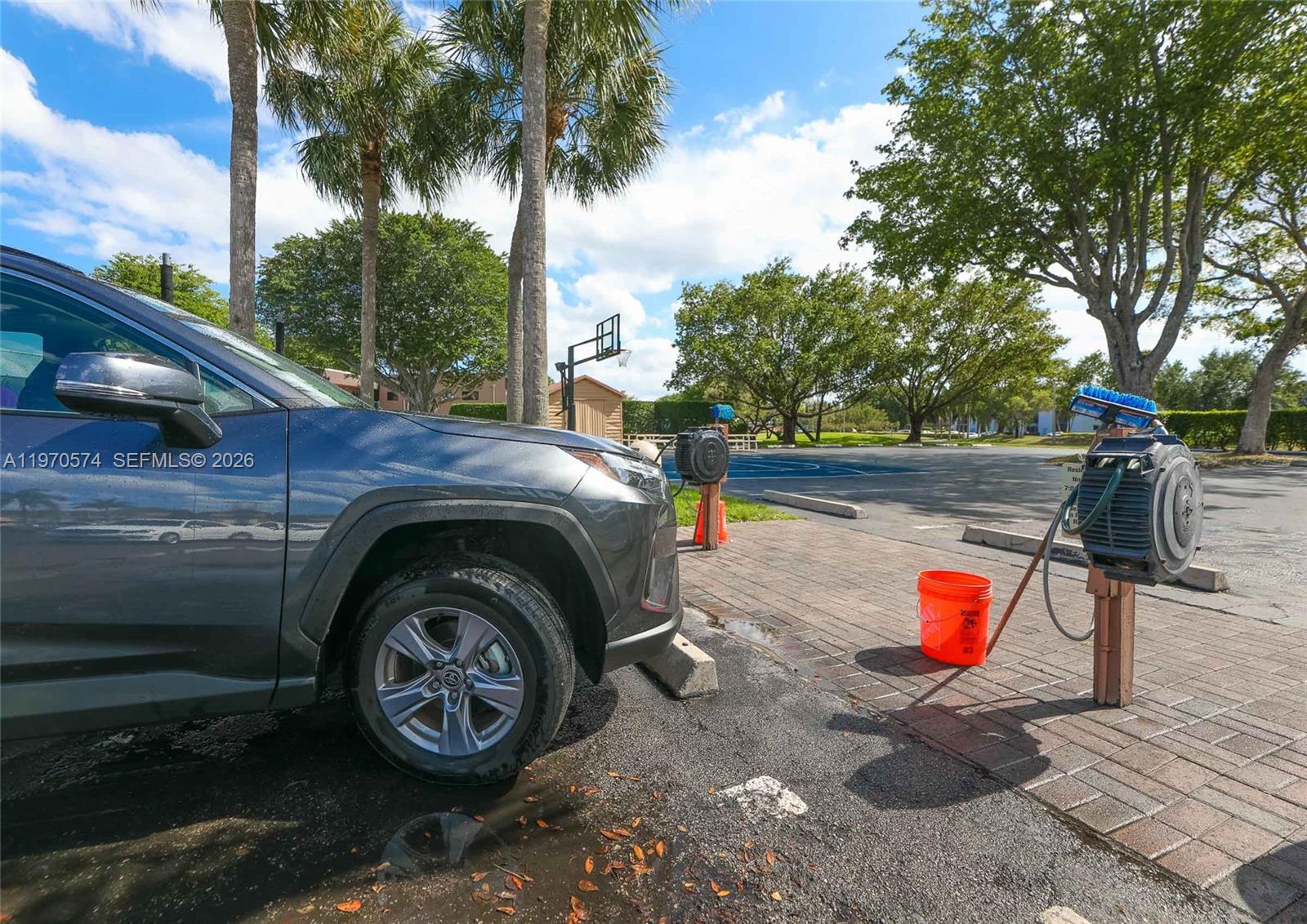 ASHLAND F CONDO - Residential