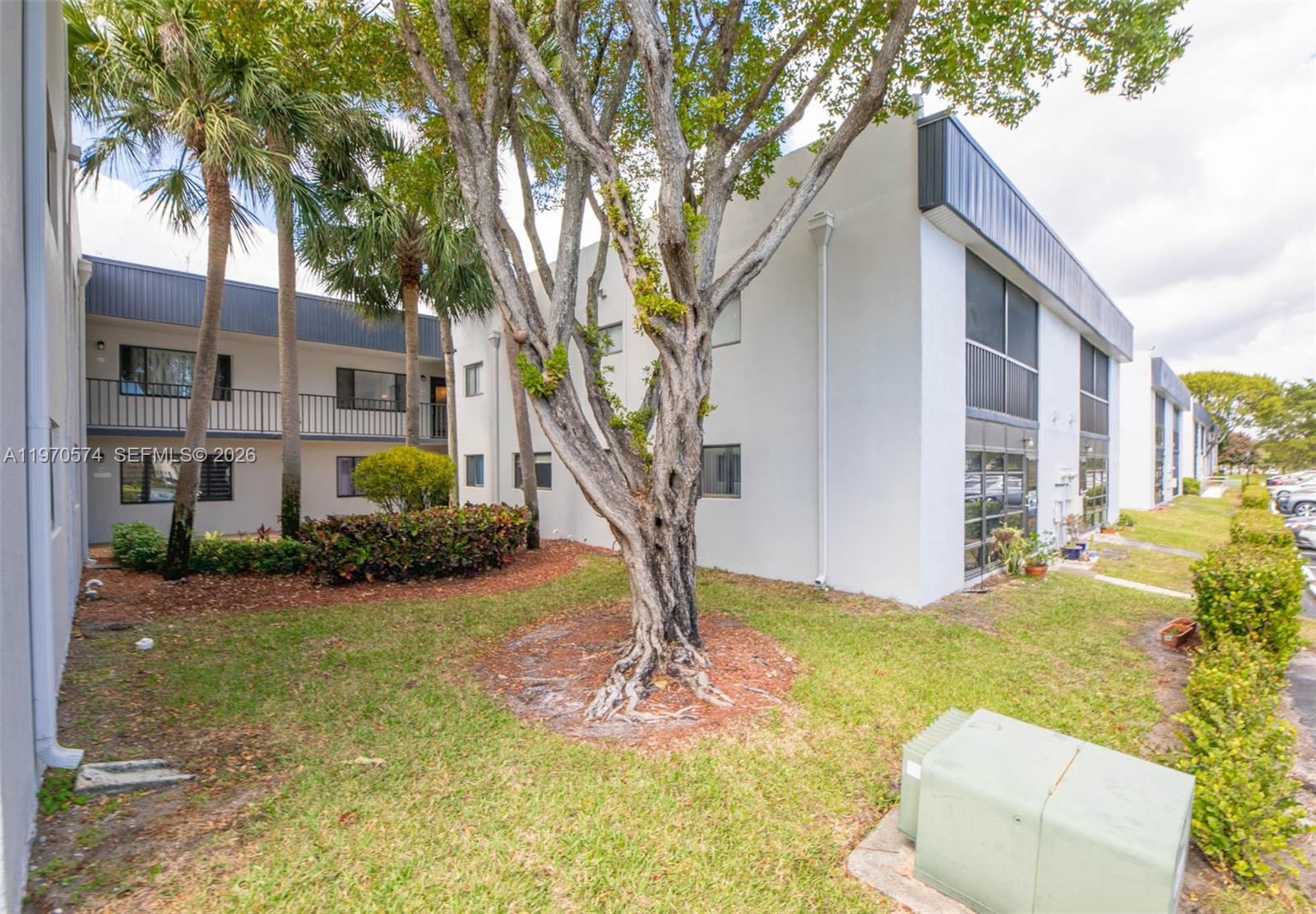 ASHLAND F CONDO - Residential