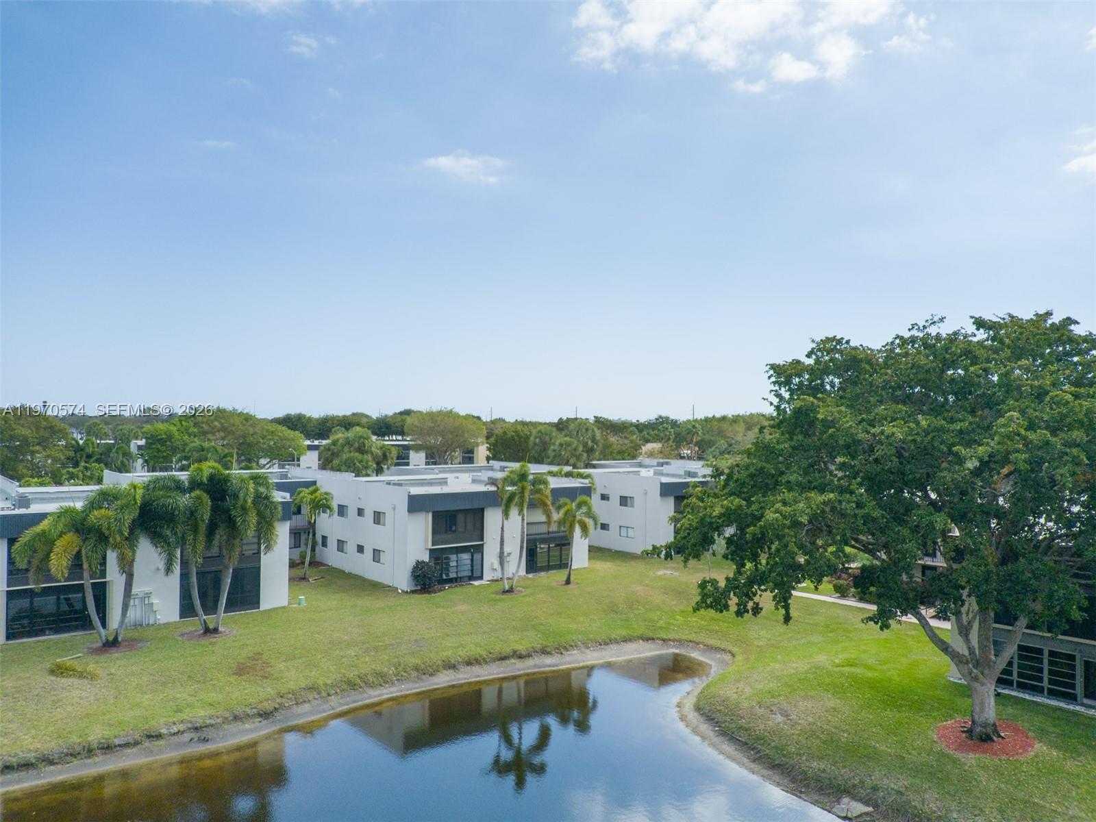 ASHLAND F CONDO - Residential