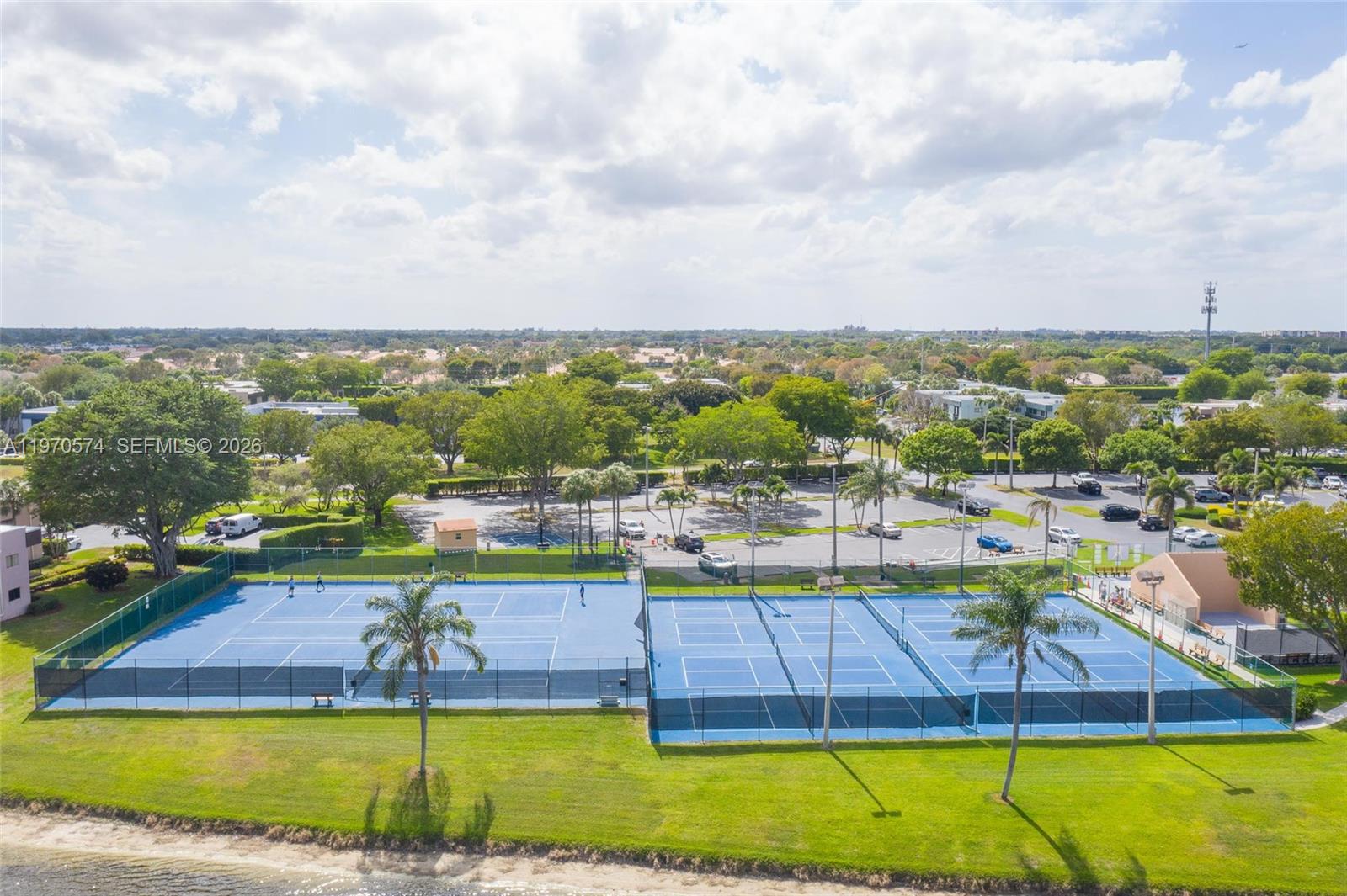 ASHLAND F CONDO - Residential