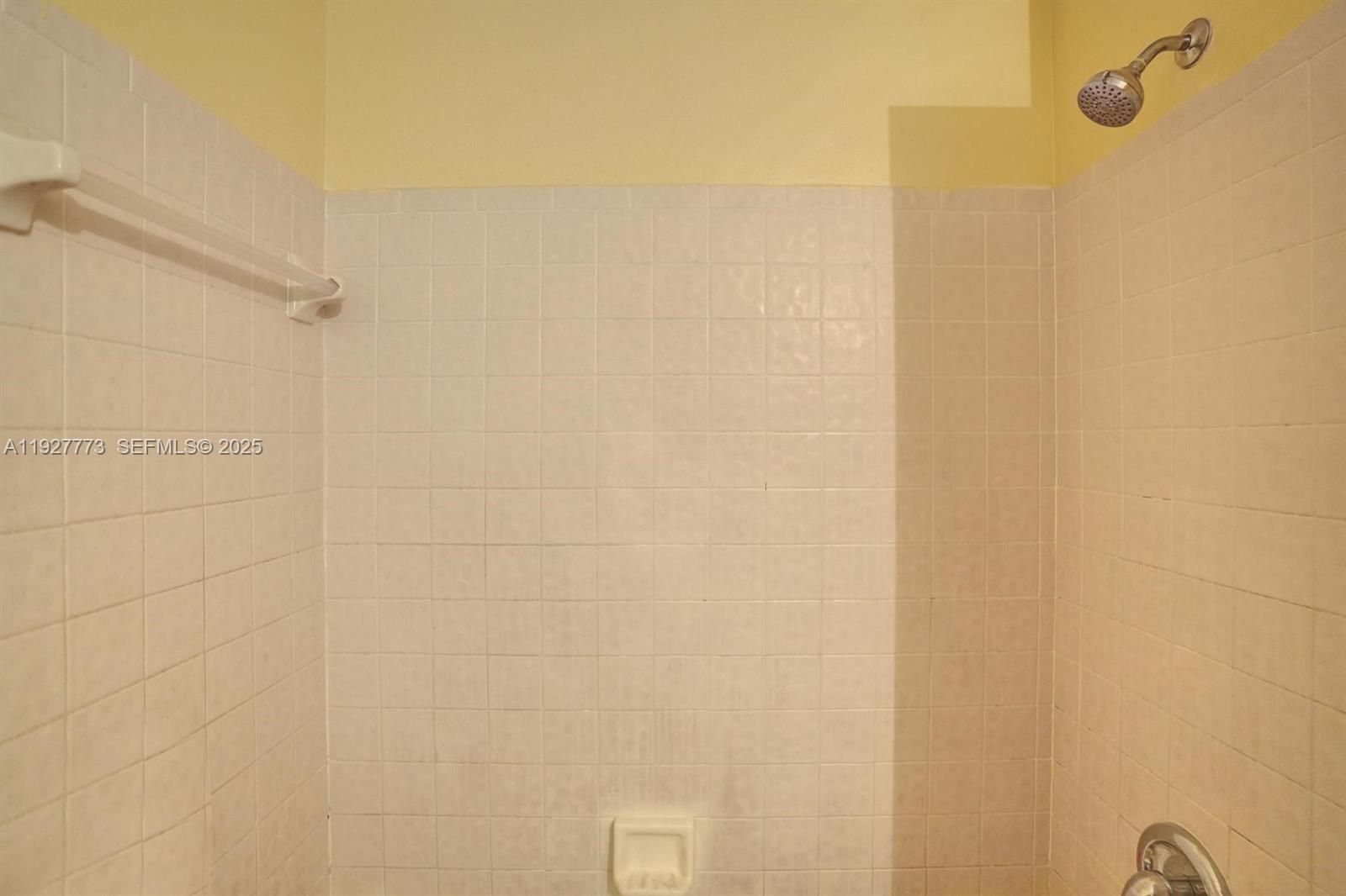 WOODLAKE SHORES - Residential