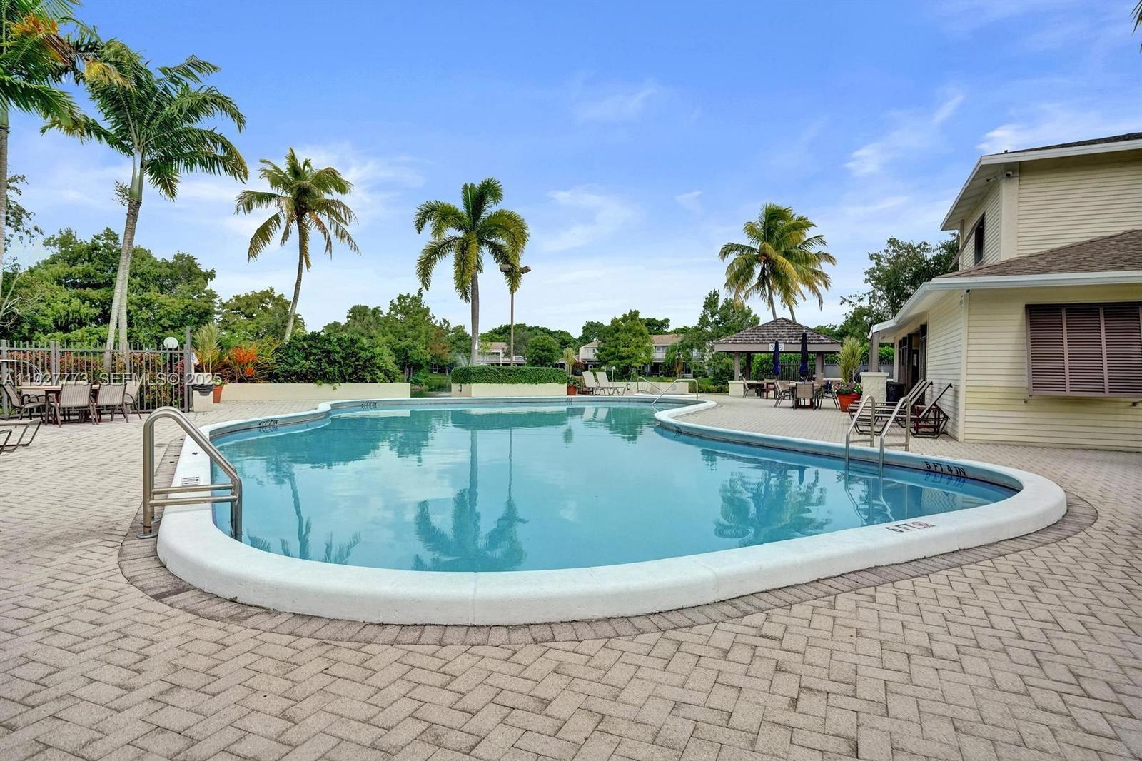 WOODLAKE SHORES - Residential