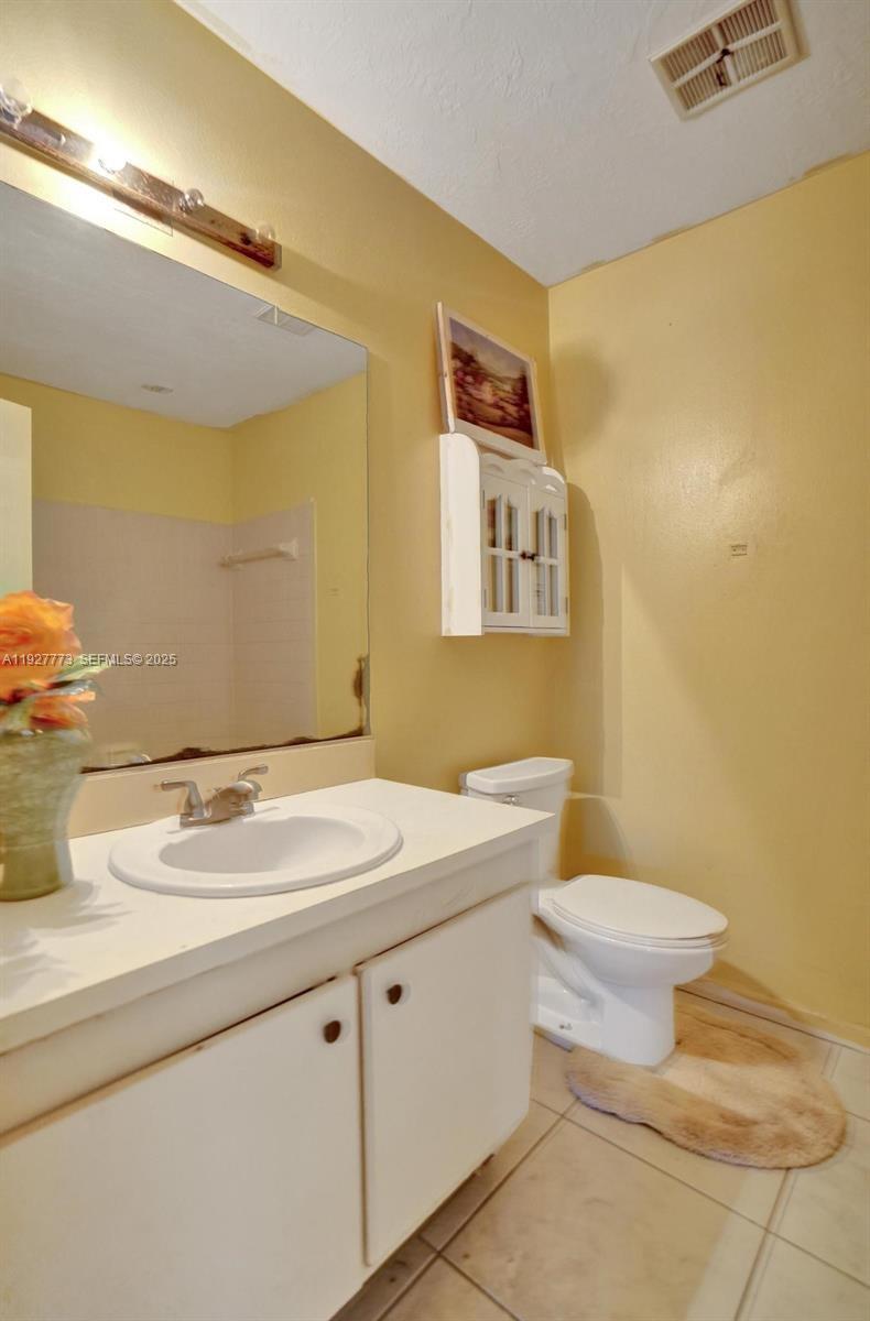 WOODLAKE SHORES - Residential