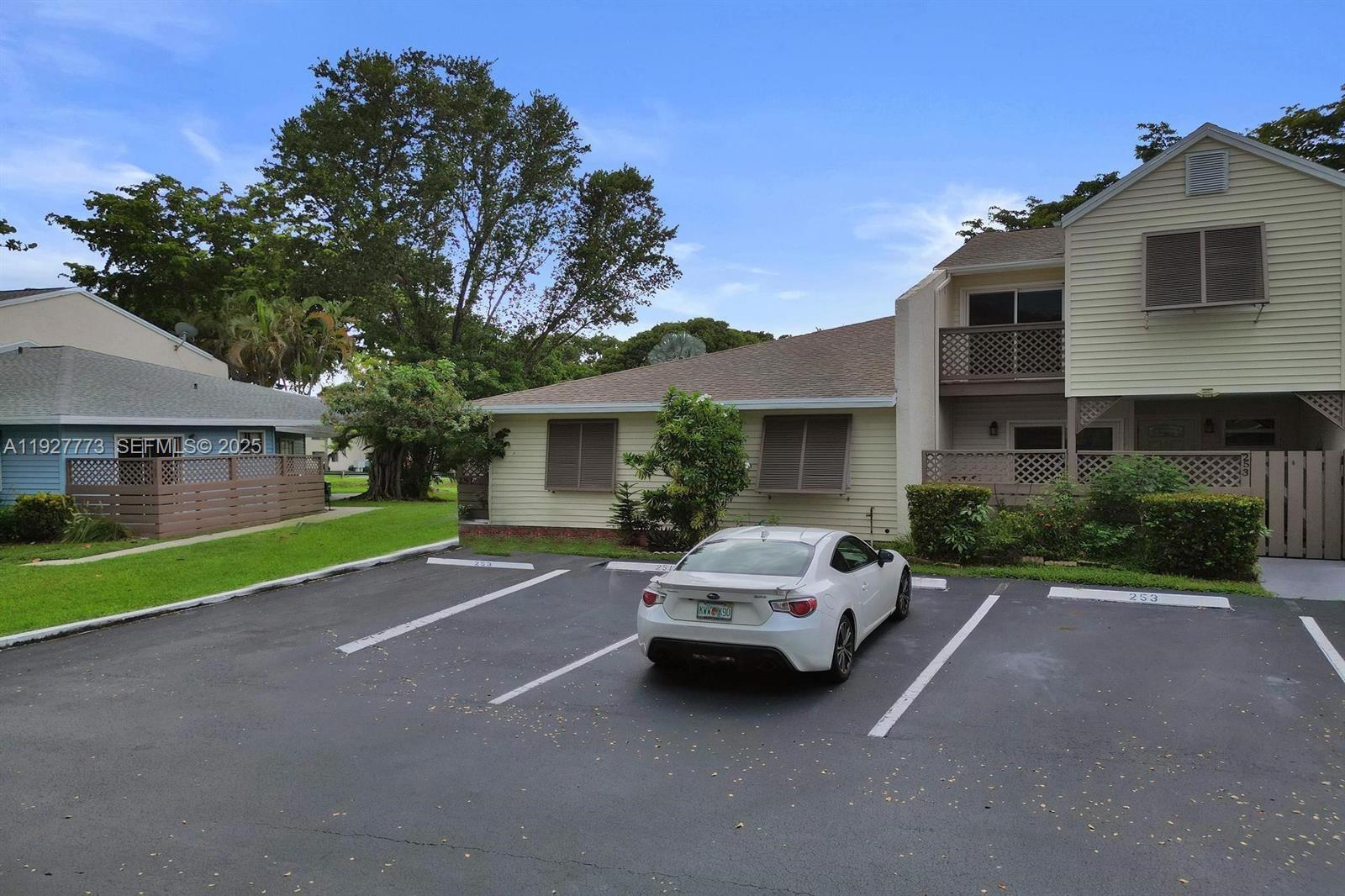 WOODLAKE SHORES - Residential