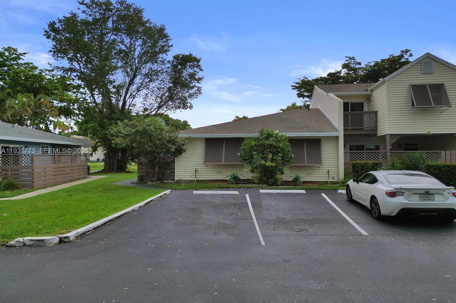 WOODLAKE SHORES - Residential