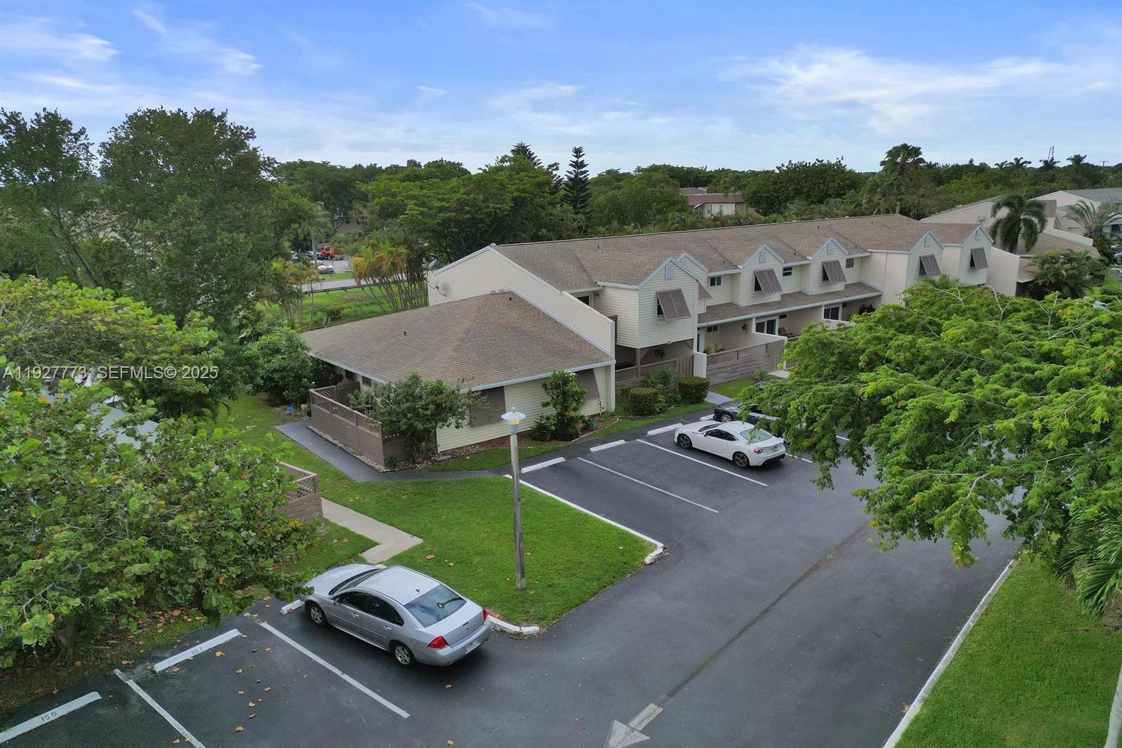 WOODLAKE SHORES - Residential