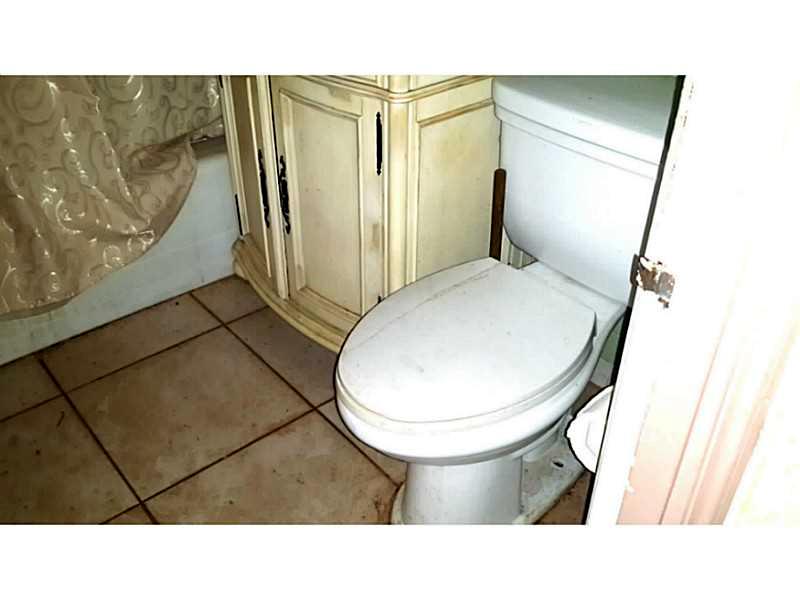 32 55 40 WEST PERRINE ADD - Residential