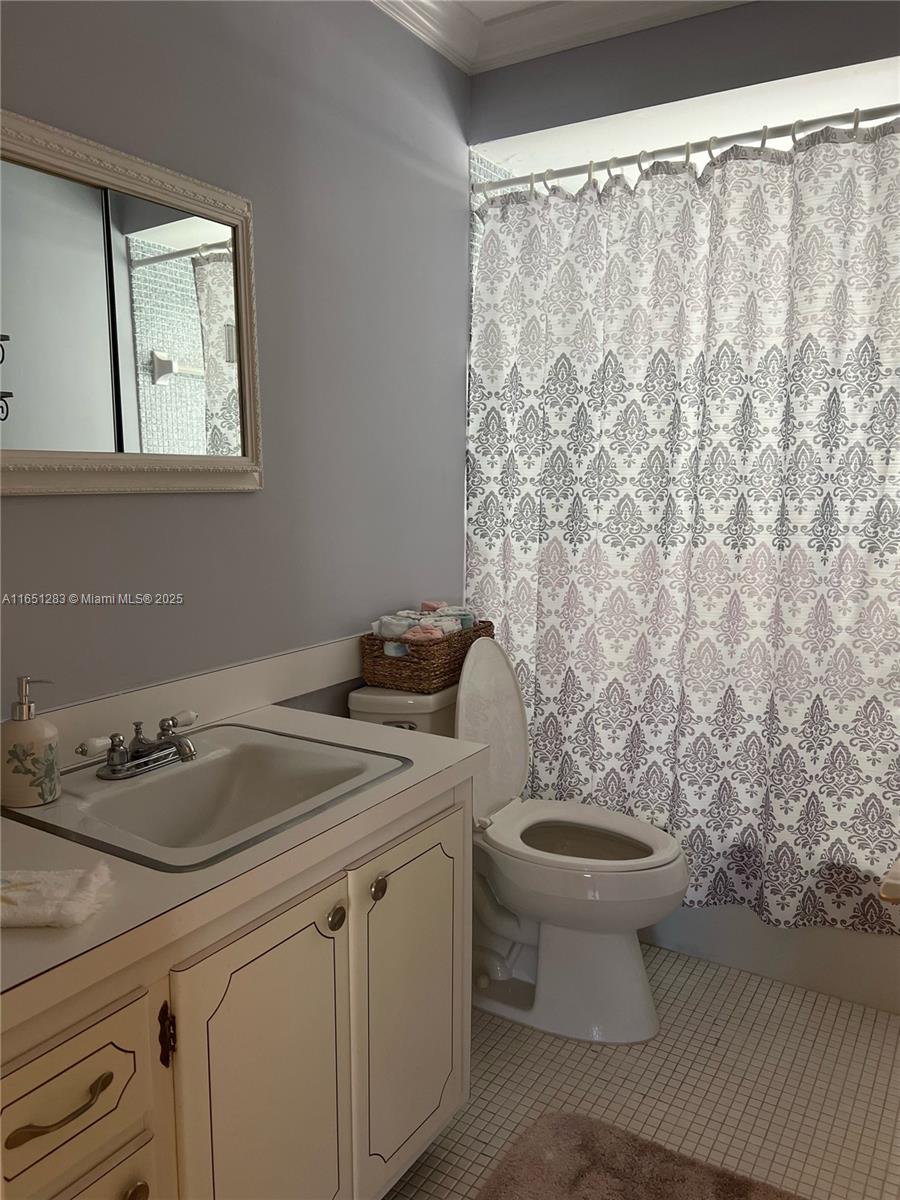 GOLDEN ISLES CONDO APTS - Residential