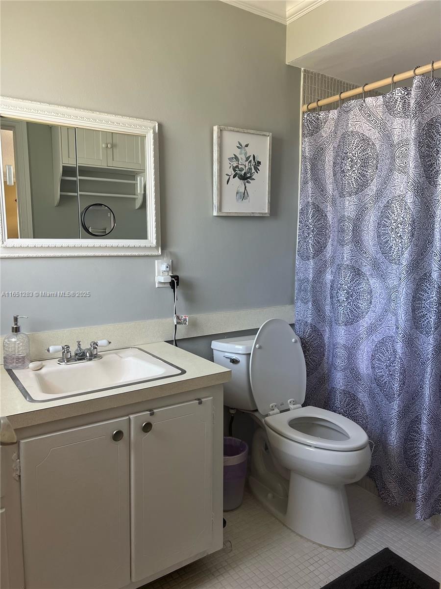 GOLDEN ISLES CONDO APTS - Residential