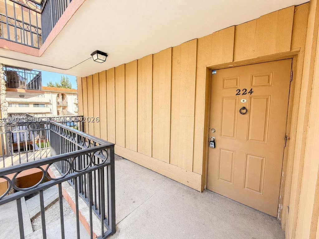Photo of 4850 SW 63rd Ter #224, Davie, FL 33314 (MLS # A12045900)