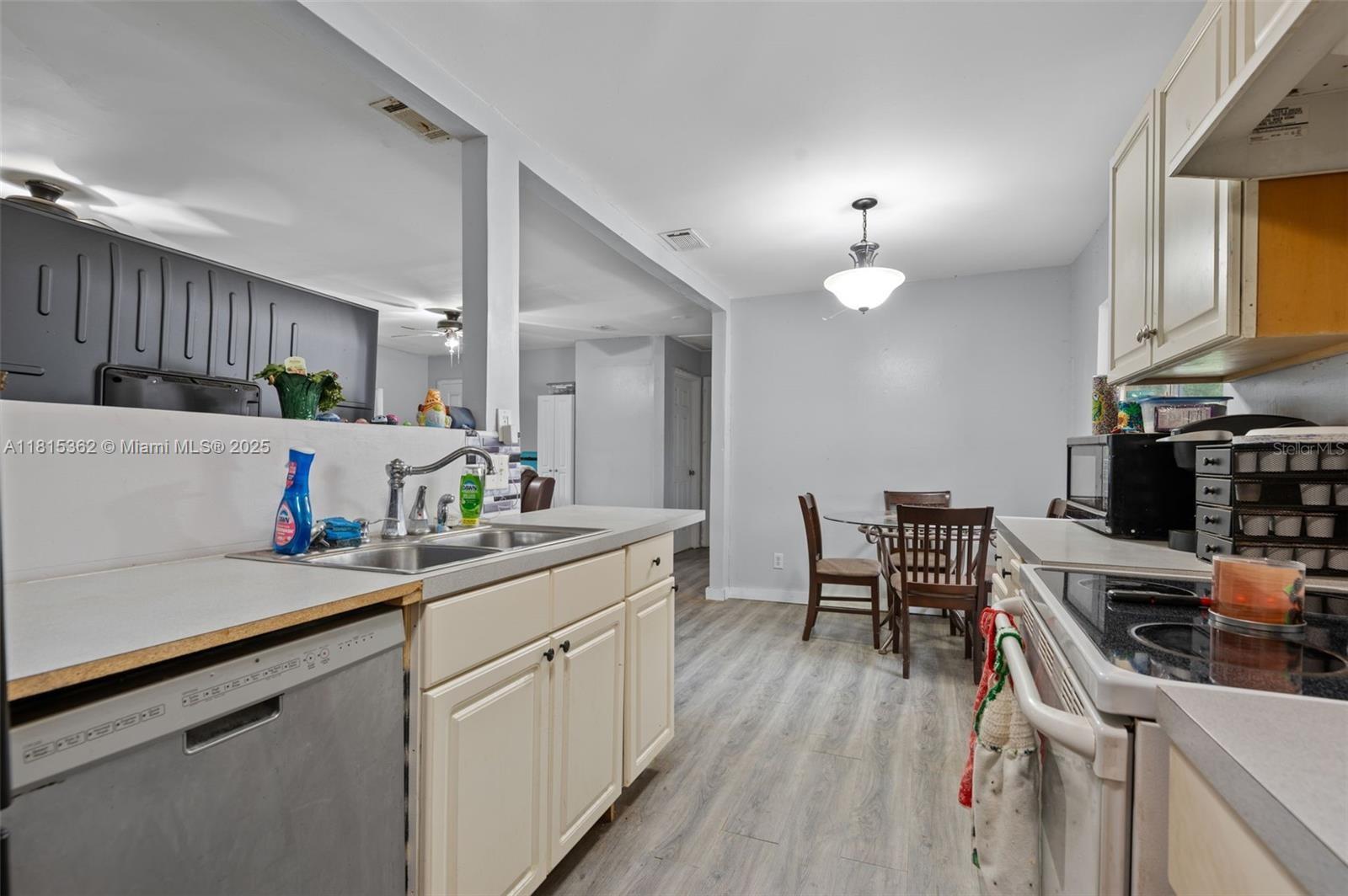 CANAVERAL GROVES REPLAT UN - Residential