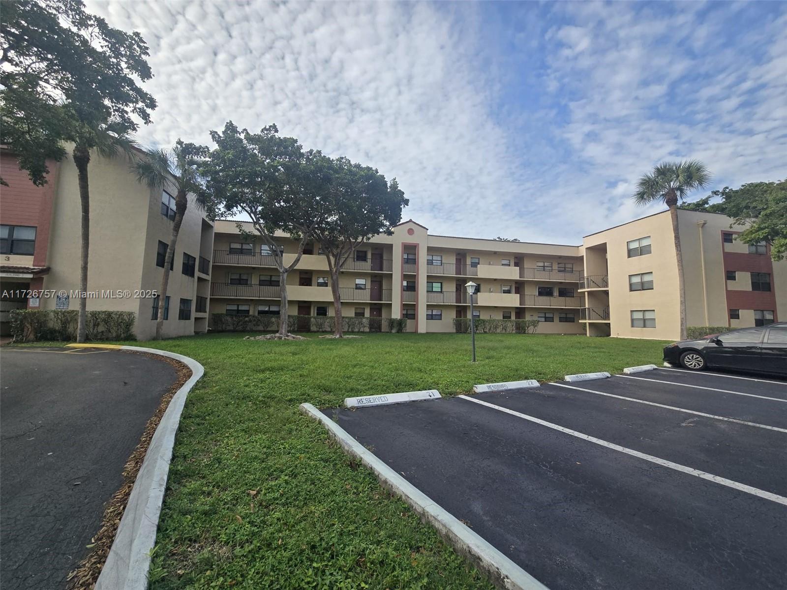 3396 Foxcroft Rd 113, Miramar, Broward County, Florida - 2 Bedrooms  
2 Bathrooms - 