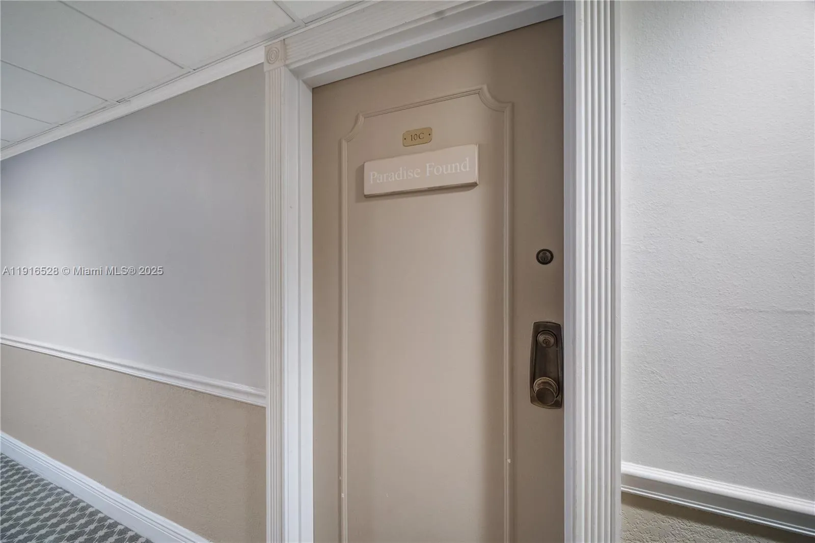 Key Biscayne, Florida 33149, United States, 2 Bedrooms Bedrooms, ,2 BathroomsBathrooms,Residential,Active,245215