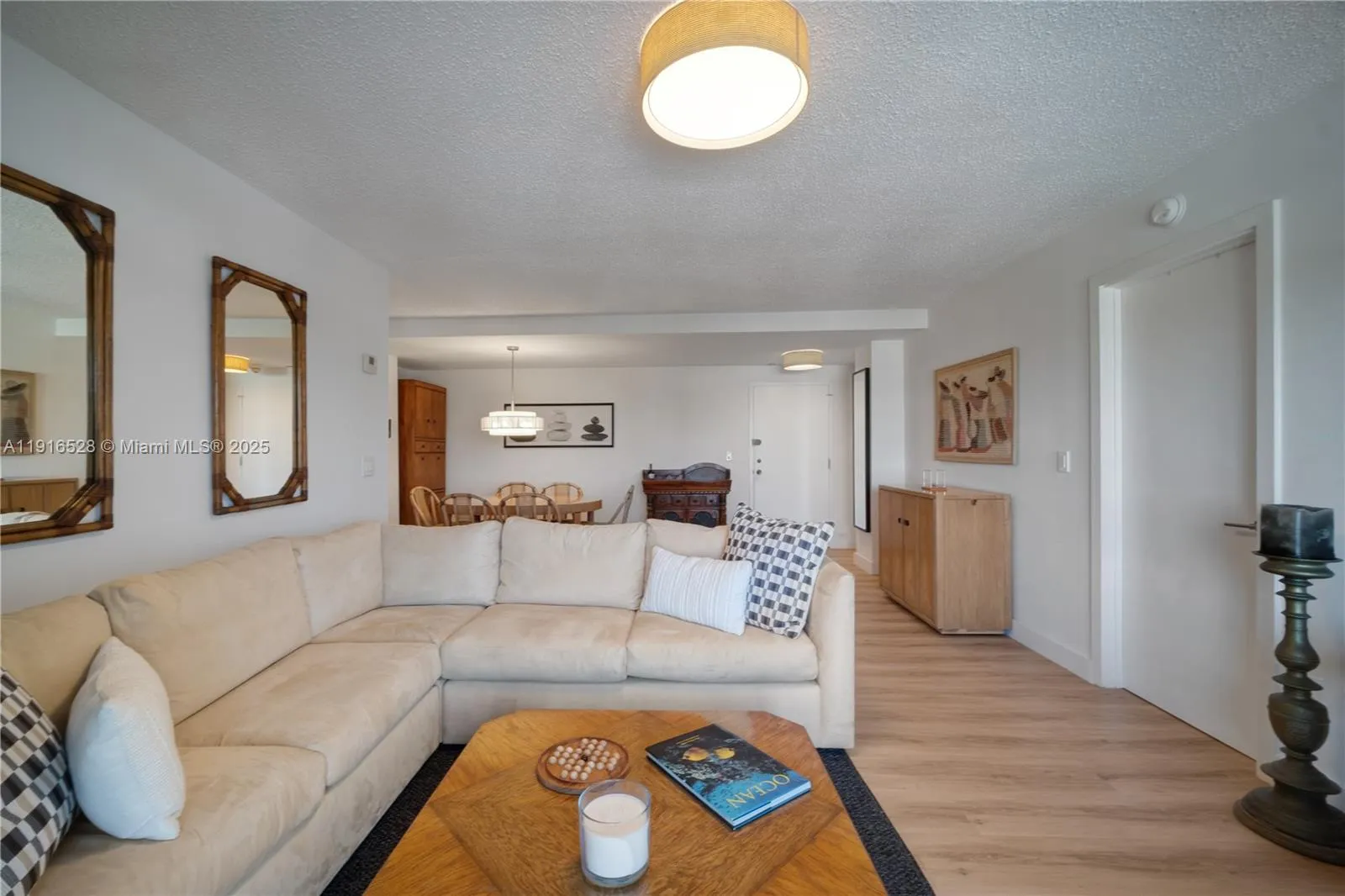 Key Biscayne, Florida 33149, United States, 2 Bedrooms Bedrooms, ,2 BathroomsBathrooms,Residential,Active,245215